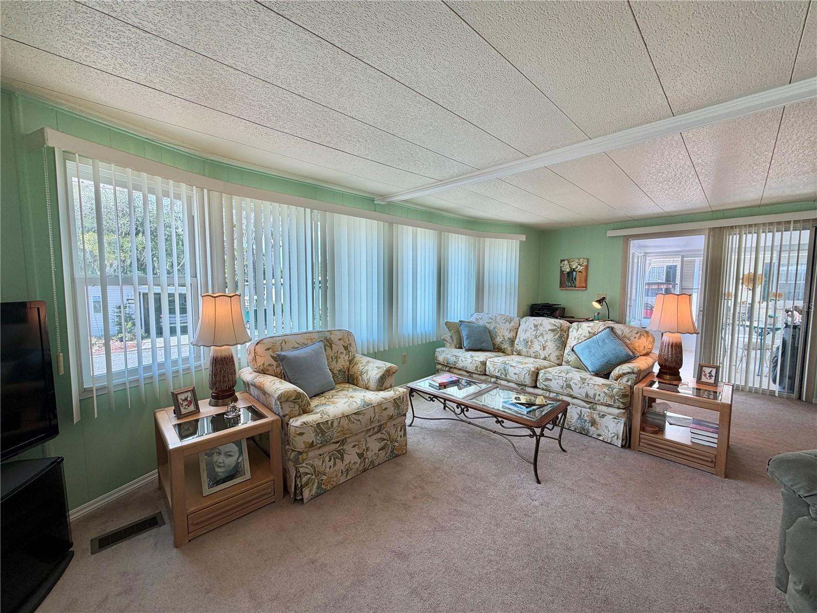 Image 6 of 77 For 114 Aspen Circle