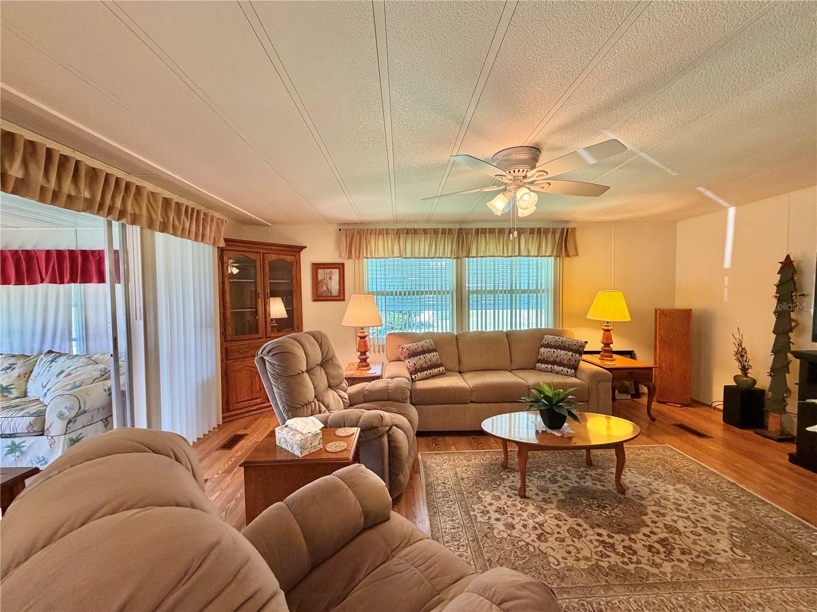 Image 10 of 78 For 344 Hawthorne Boulevard