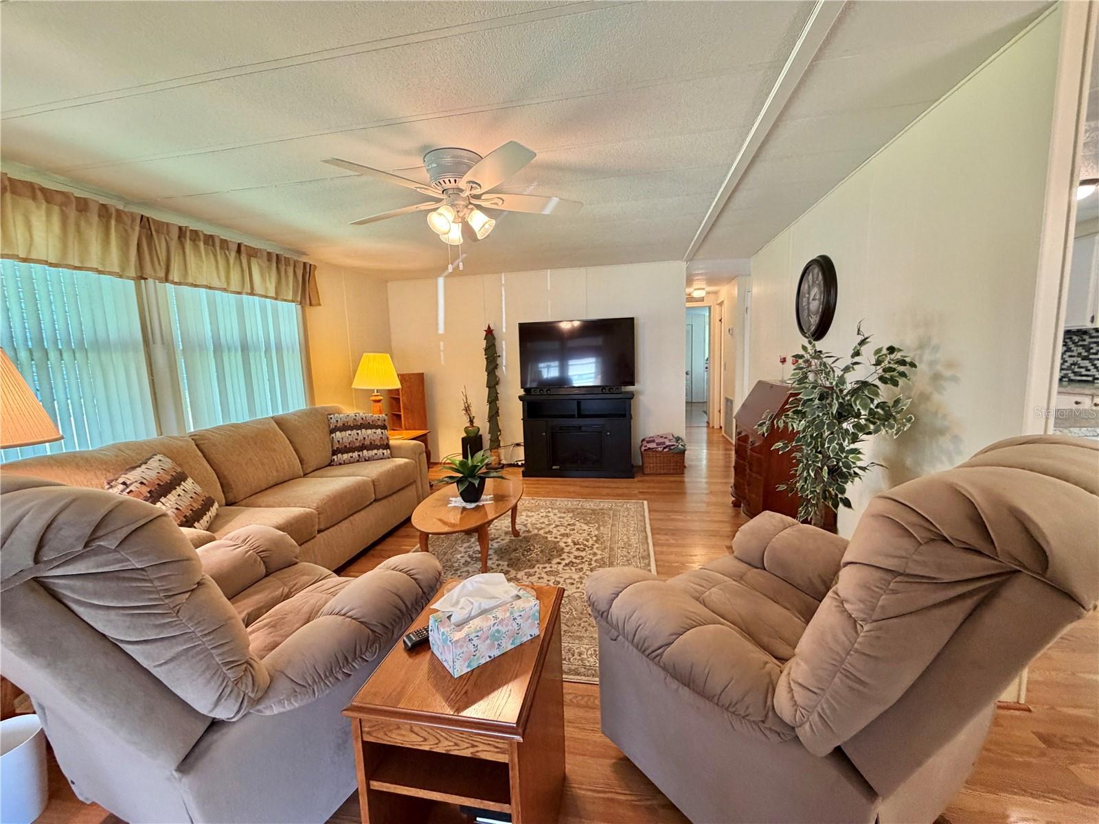 Image 11 of 78 For 344 Hawthorne Boulevard