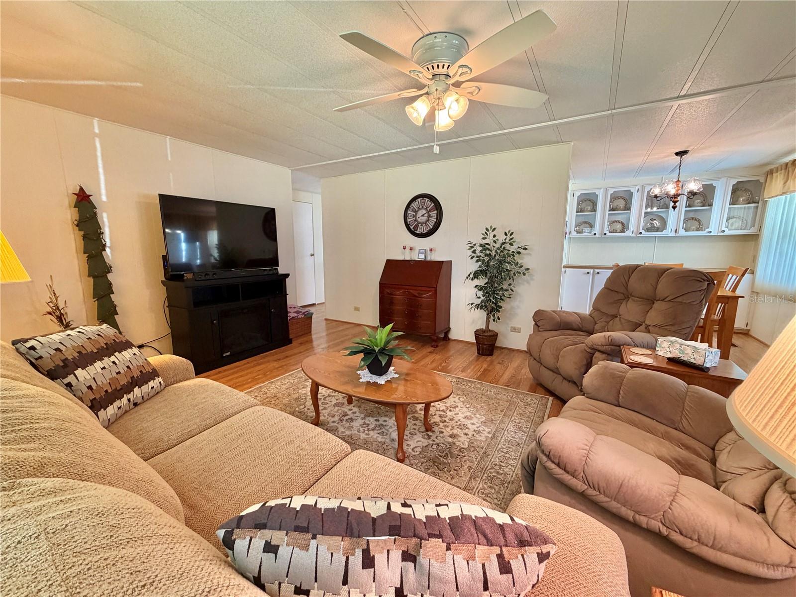 Image 12 of 78 For 344 Hawthorne Boulevard