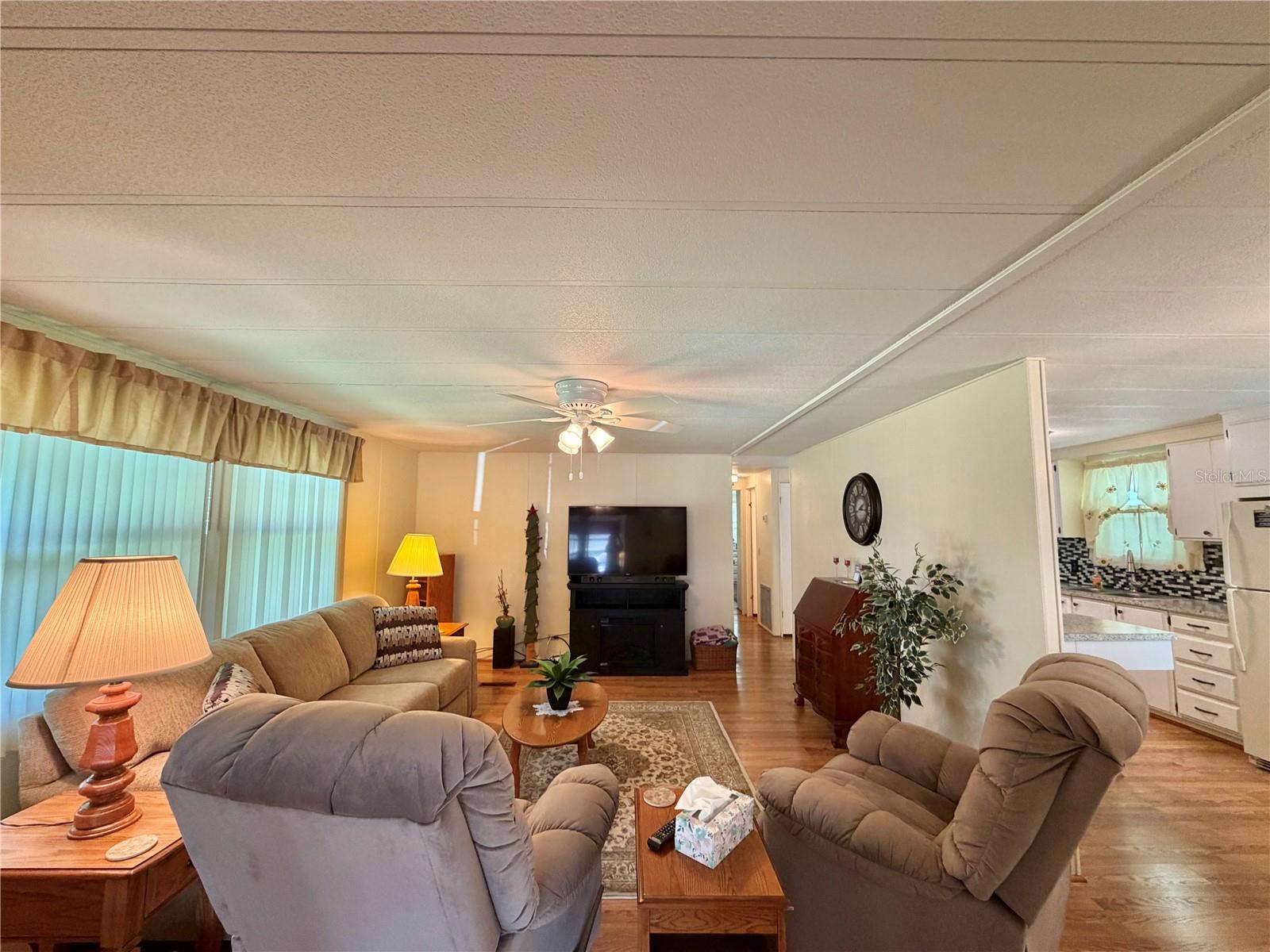 Image 13 of 78 For 344 Hawthorne Boulevard