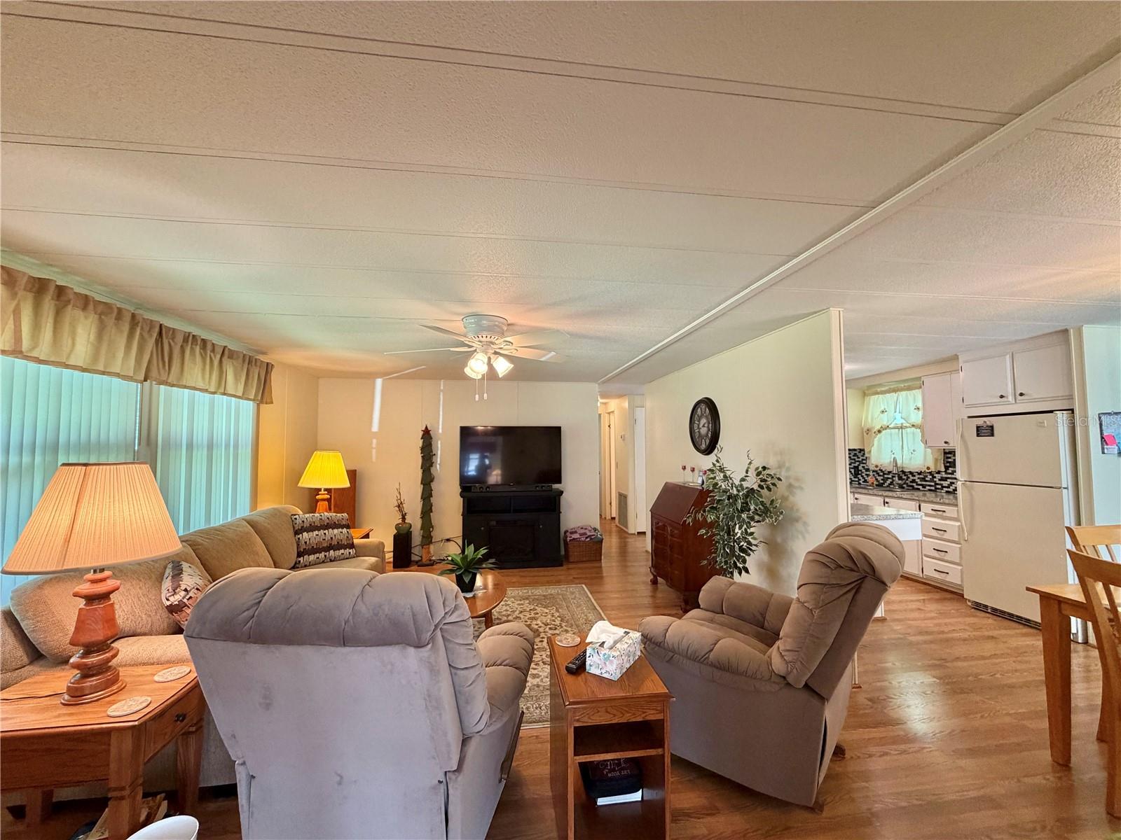 Image 14 of 78 For 344 Hawthorne Boulevard