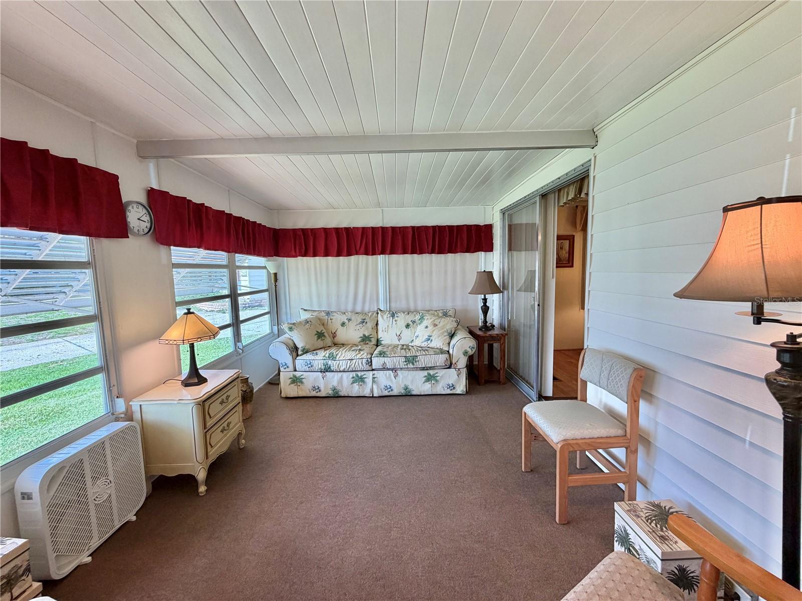 Image 16 of 78 For 344 Hawthorne Boulevard