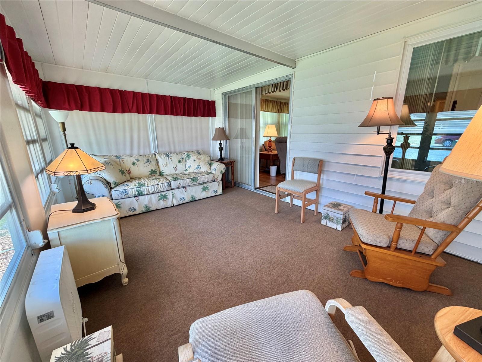 Image 17 of 78 For 344 Hawthorne Boulevard