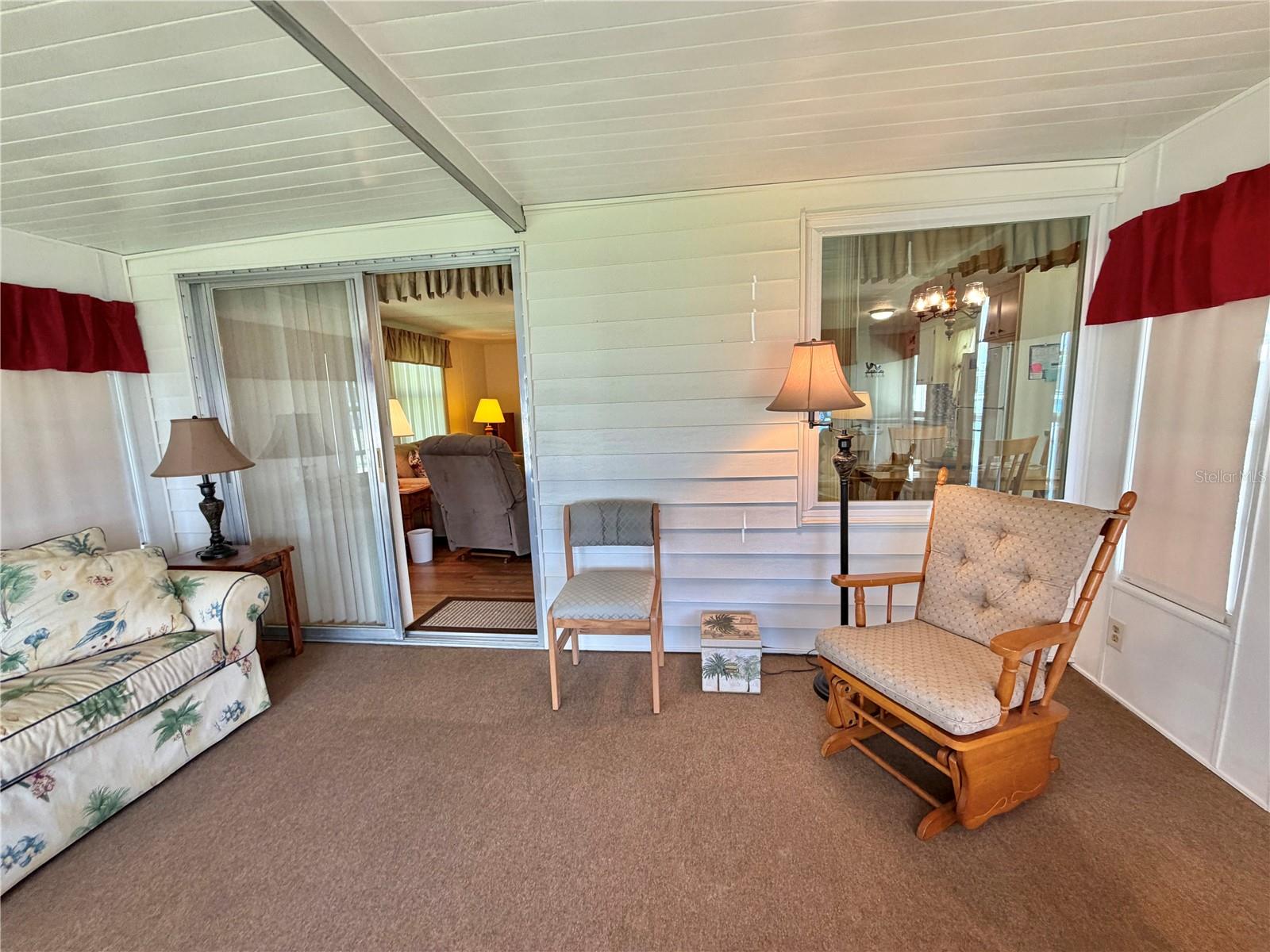 Image 18 of 78 For 344 Hawthorne Boulevard