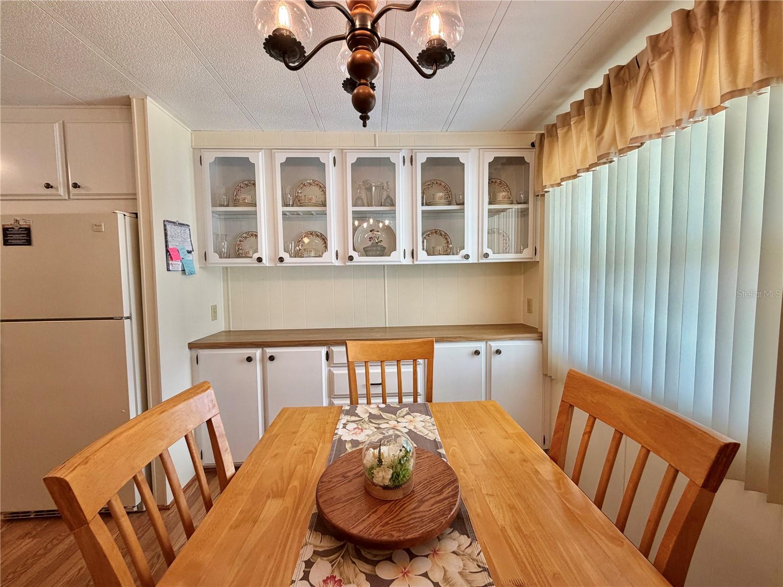 Image 24 of 78 For 344 Hawthorne Boulevard