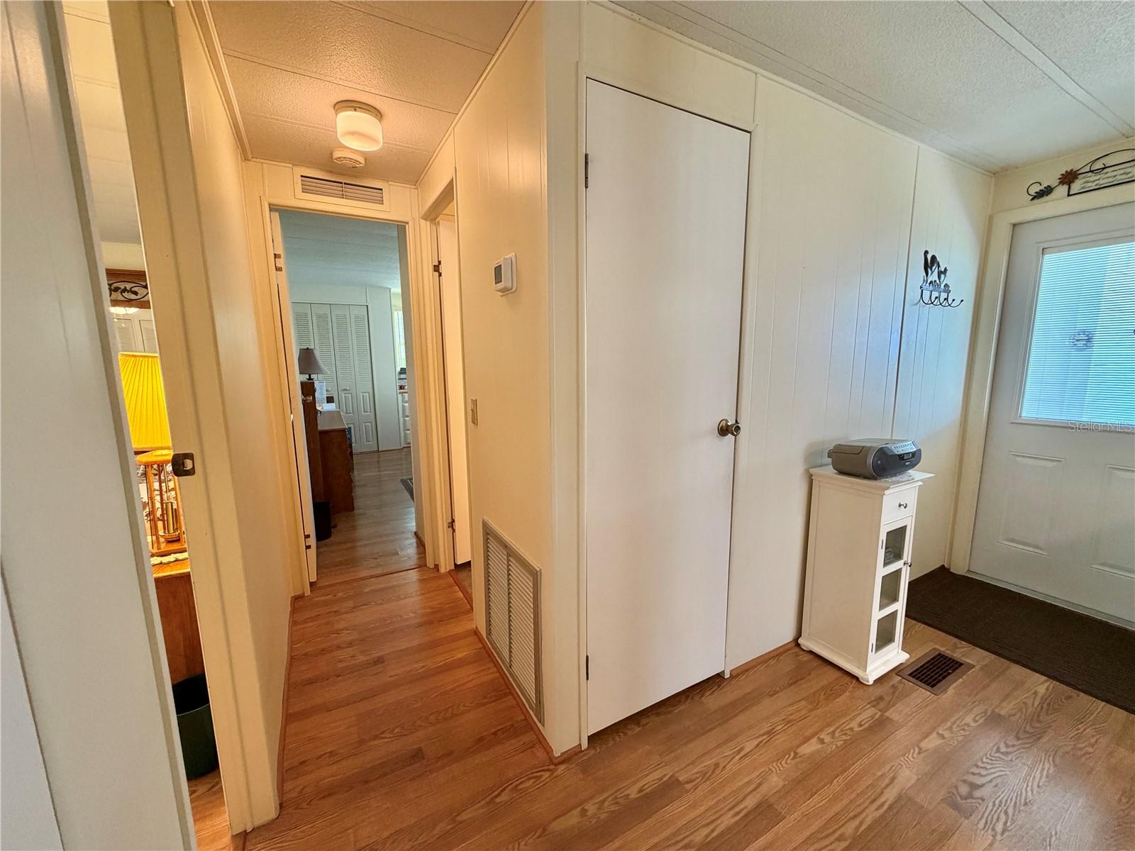 Image 36 of 78 For 344 Hawthorne Boulevard