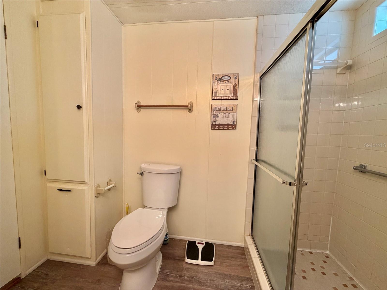 Image 41 of 78 For 344 Hawthorne Boulevard