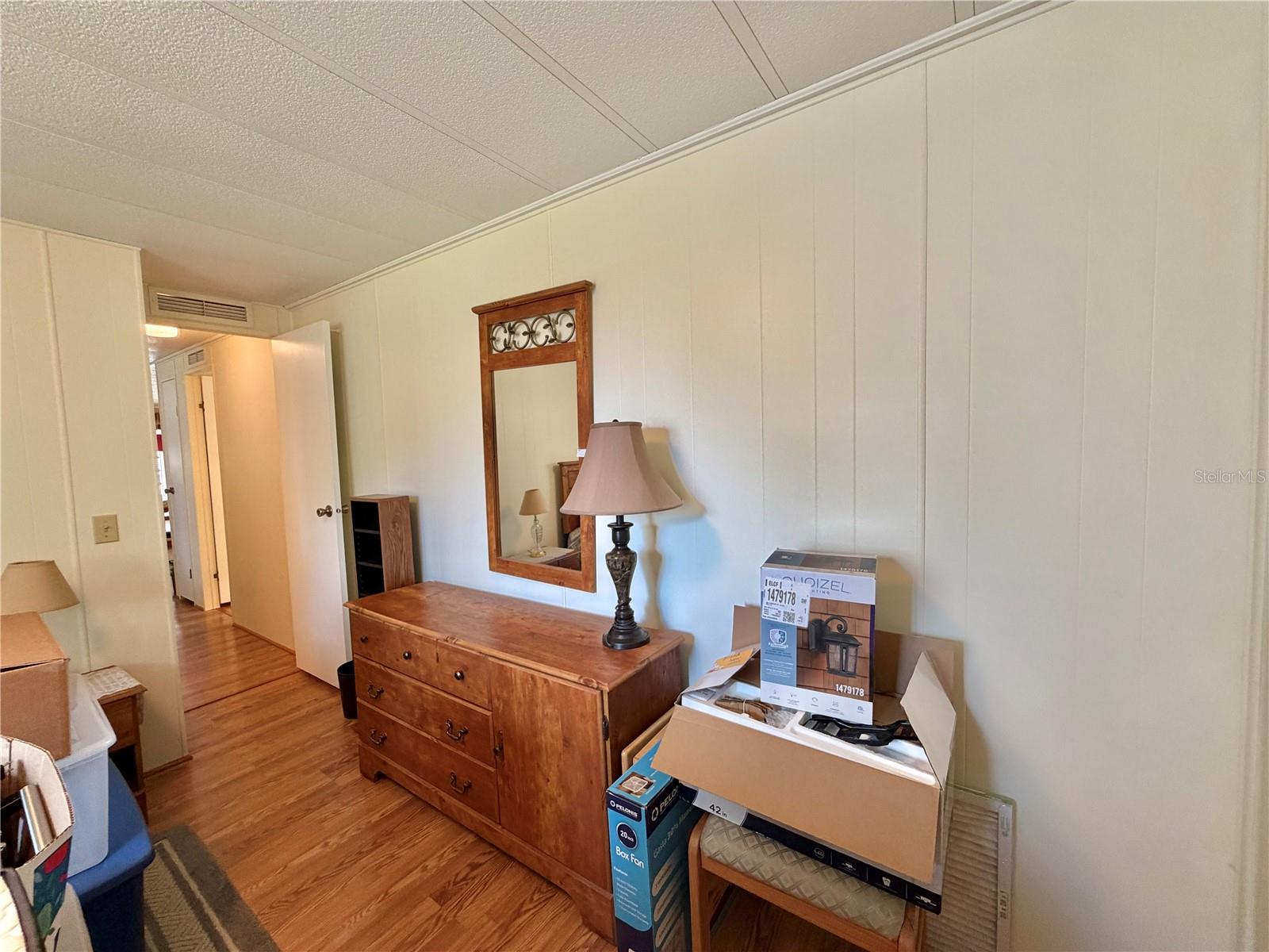 Image 44 of 78 For 344 Hawthorne Boulevard