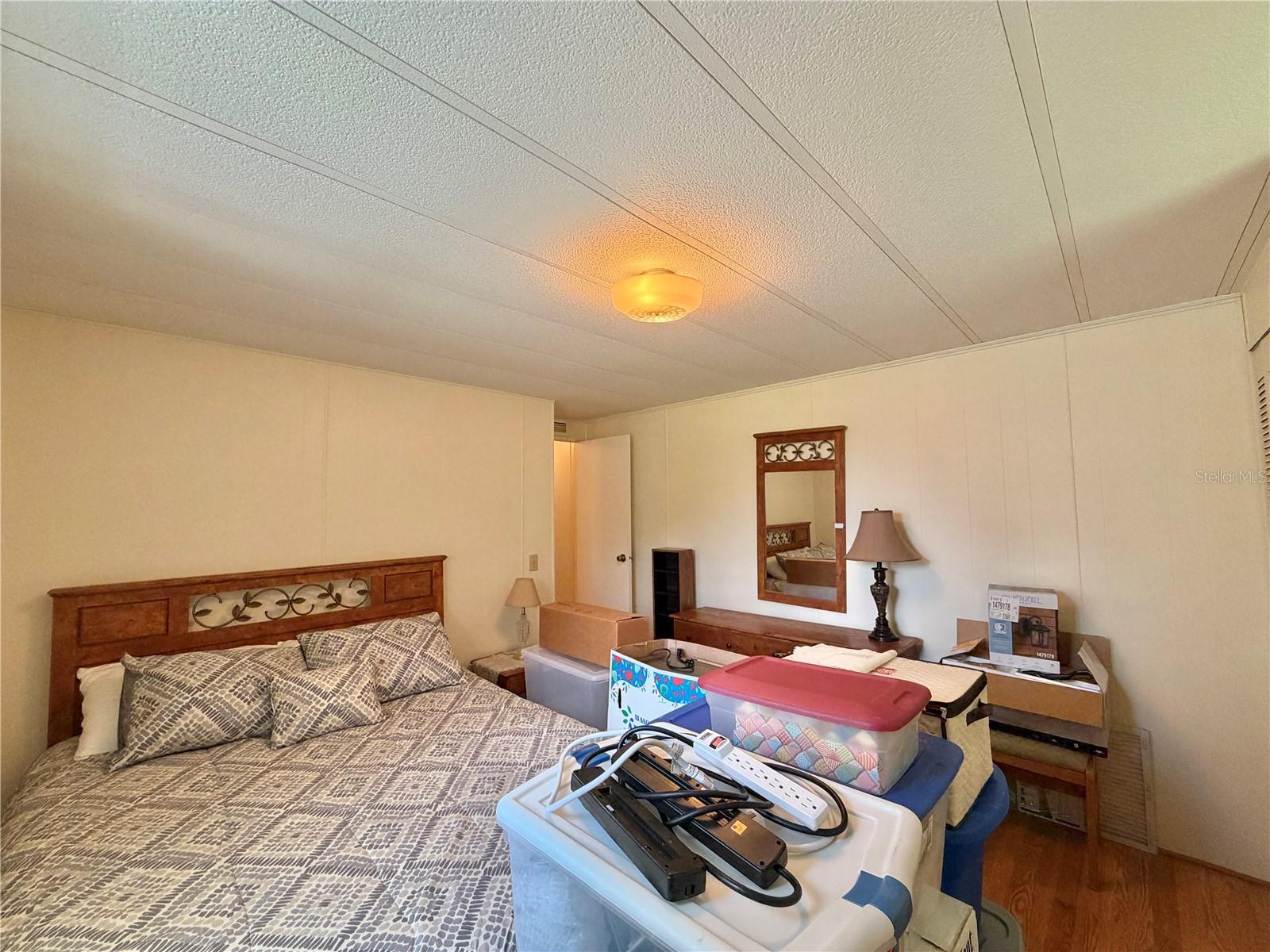 Image 46 of 78 For 344 Hawthorne Boulevard