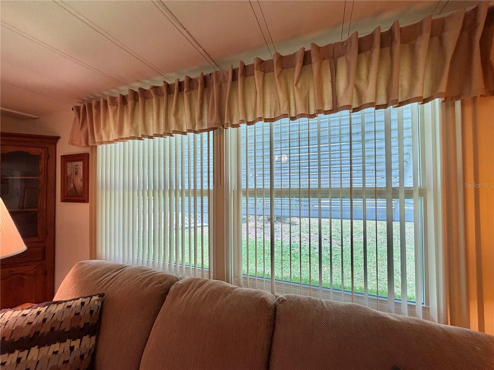 Image 49 of 78 For 344 Hawthorne Boulevard