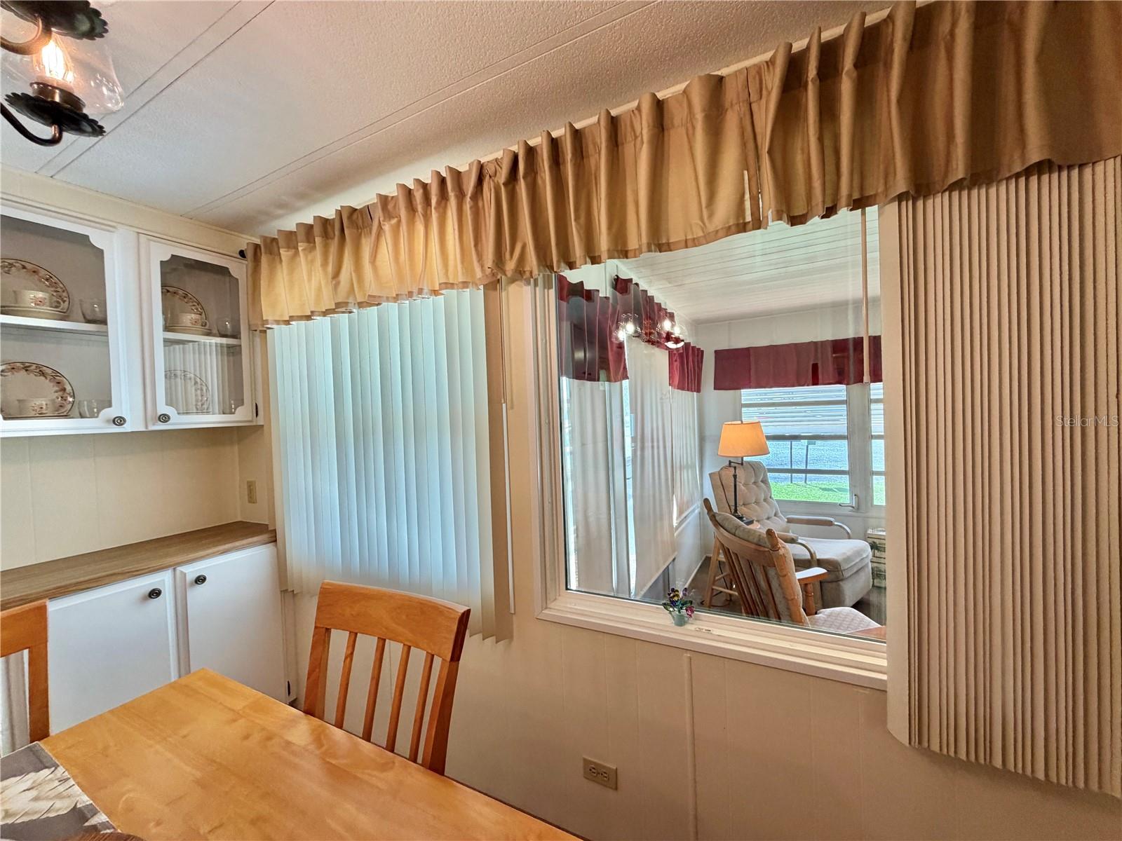 Image 50 of 78 For 344 Hawthorne Boulevard