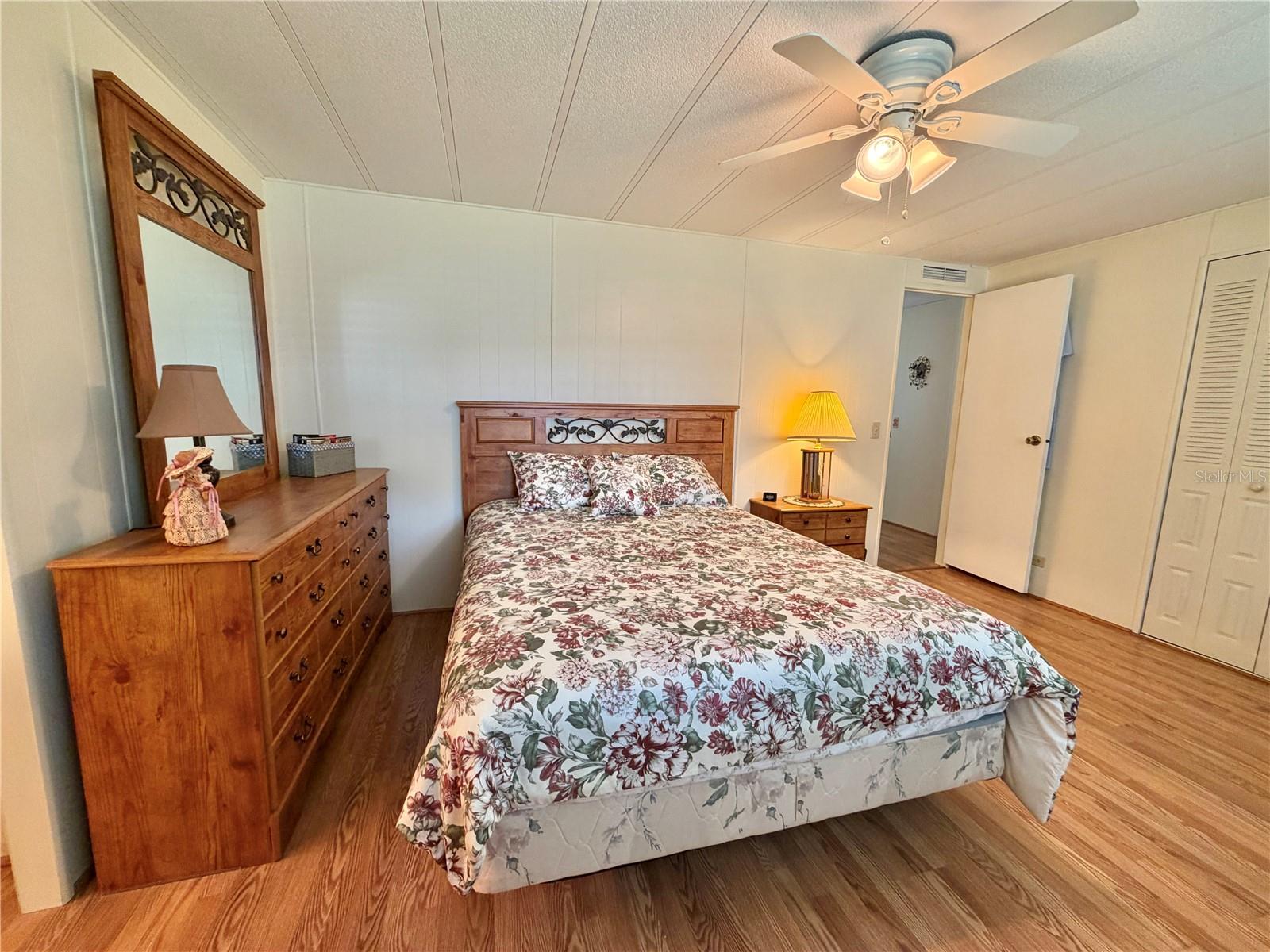 Image 53 of 78 For 344 Hawthorne Boulevard