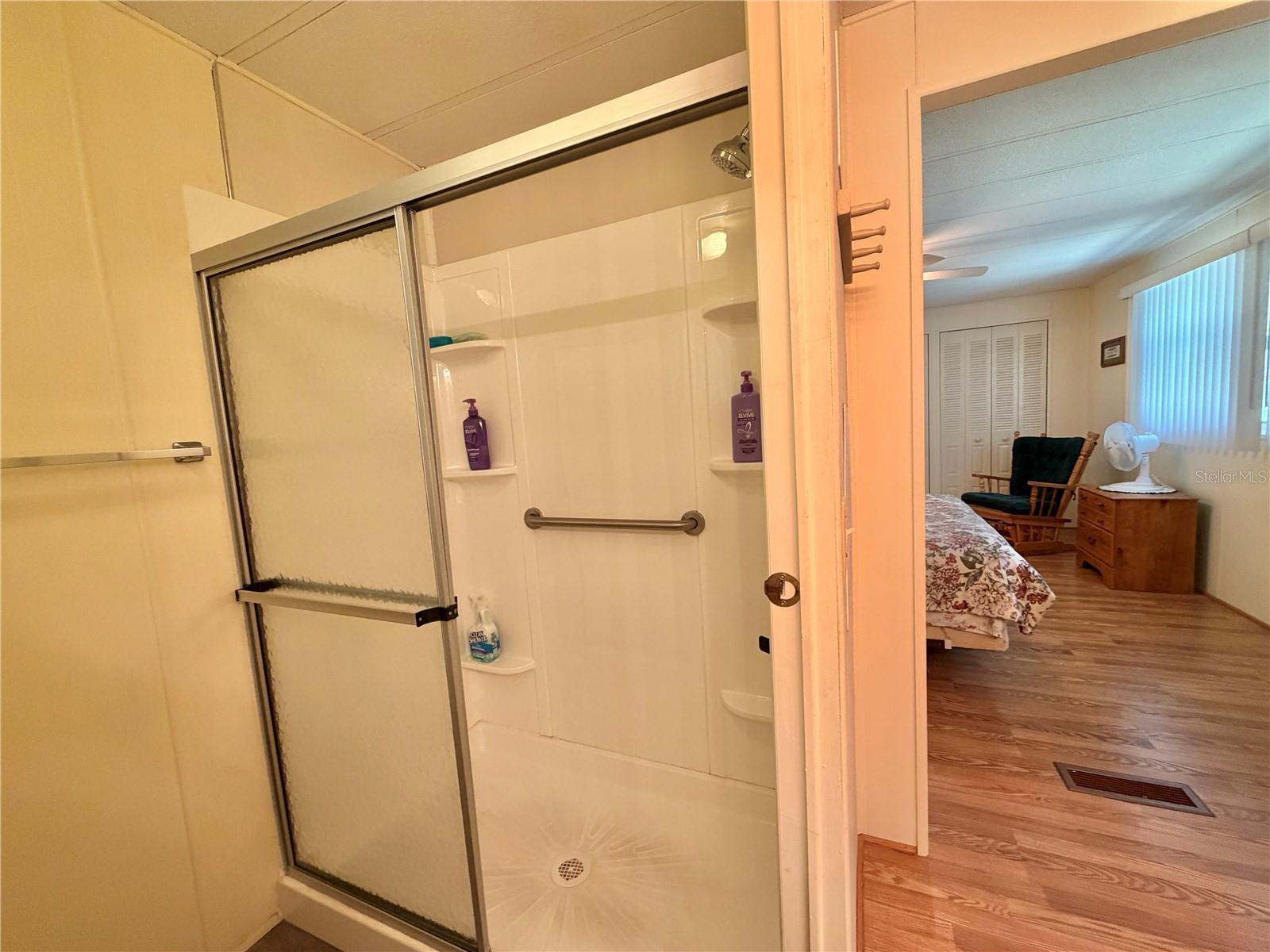 Image 57 of 78 For 344 Hawthorne Boulevard