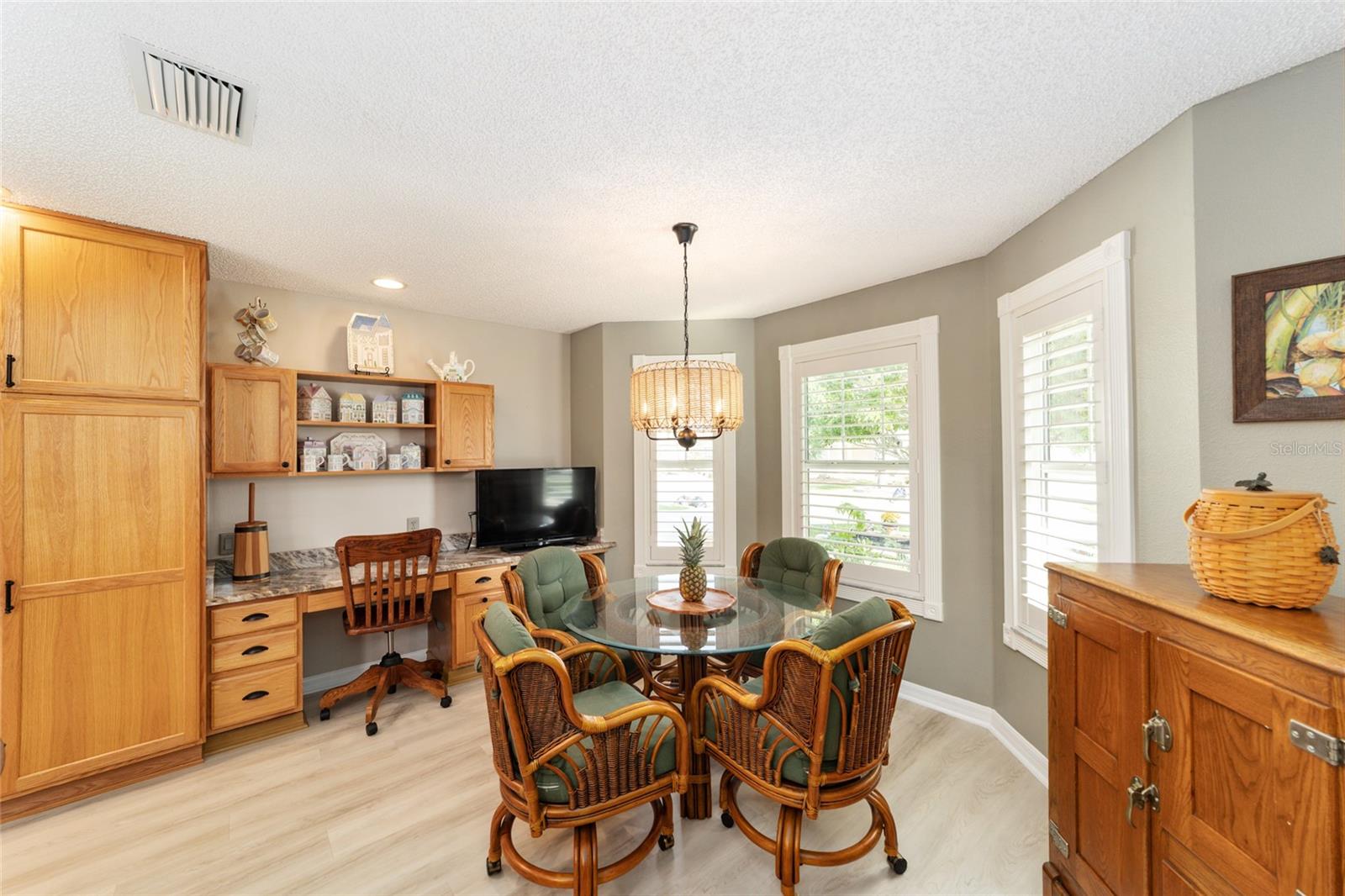 Image 16 of 56 For 1486 Golden Ridge Drive