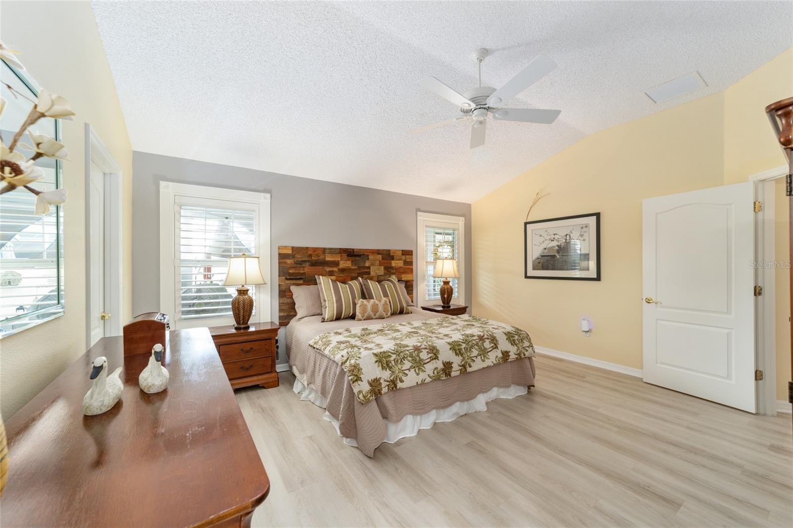 Image 28 of 56 For 1486 Golden Ridge Drive