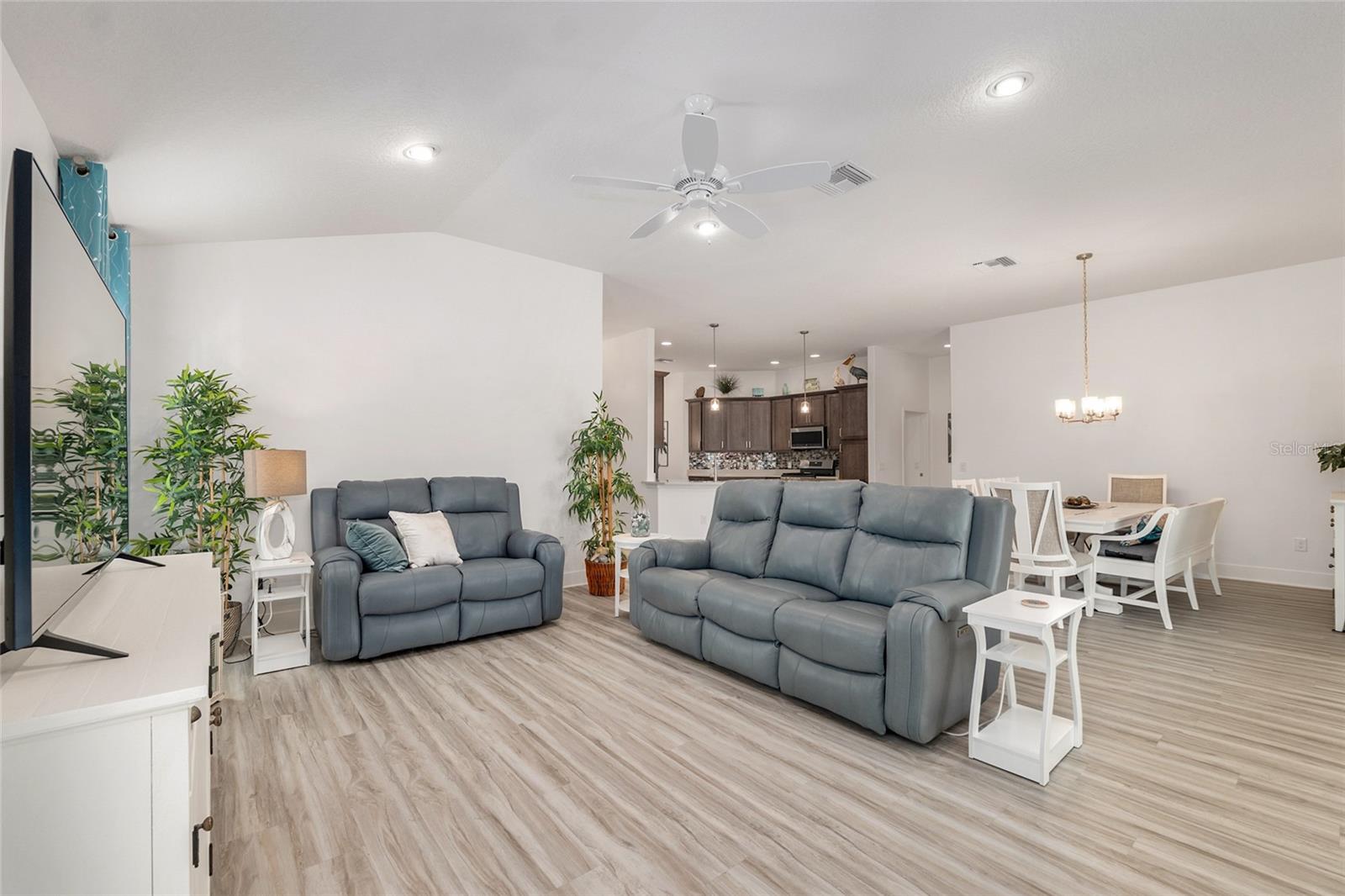 Image 12 of 83 For 1659 Mcmurtrie Loop