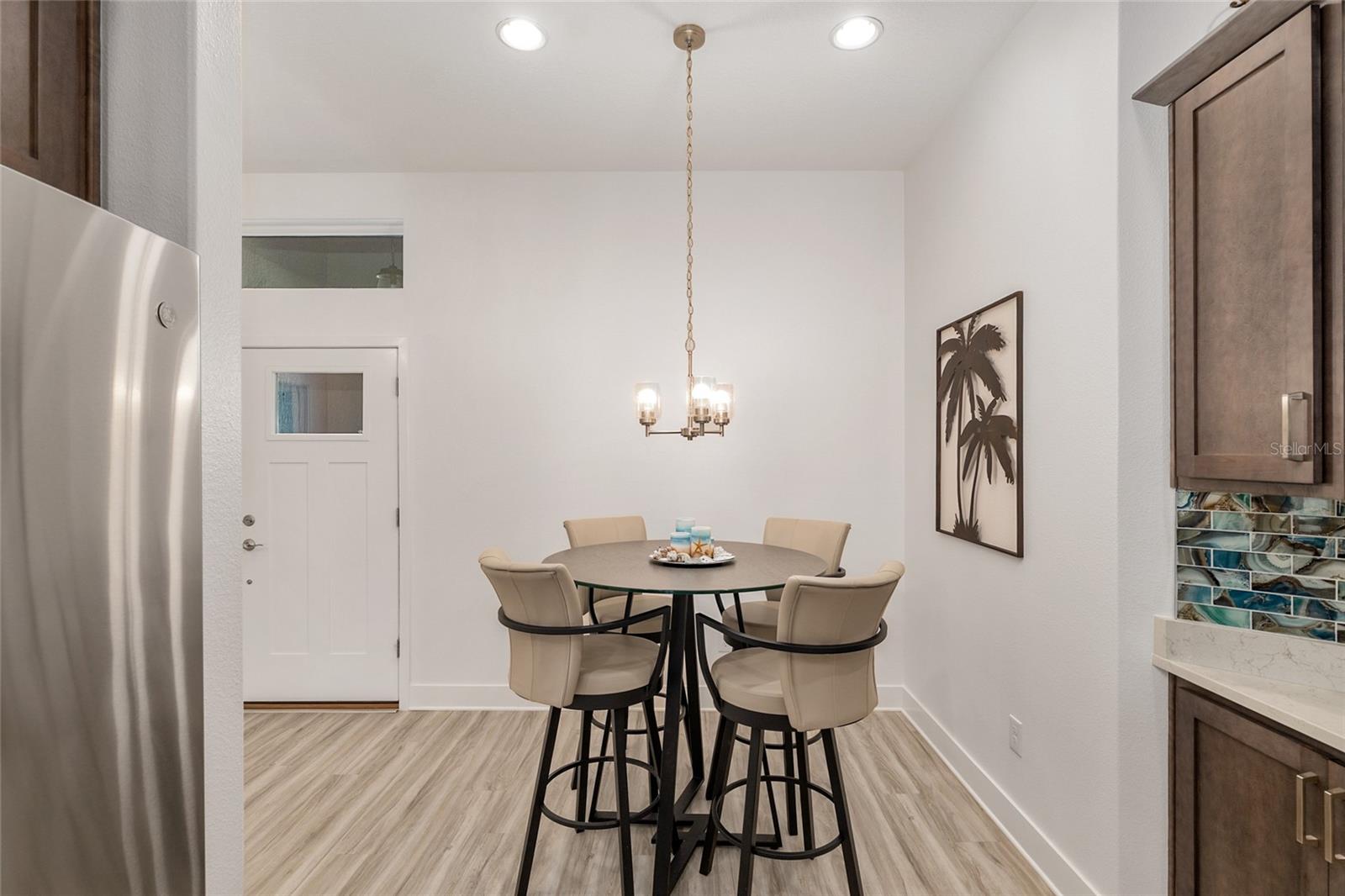 Image 23 of 83 For 1659 Mcmurtrie Loop