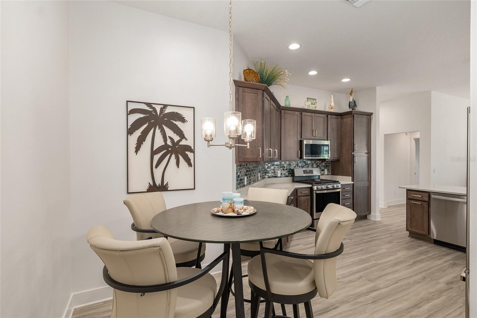 Image 24 of 83 For 1659 Mcmurtrie Loop