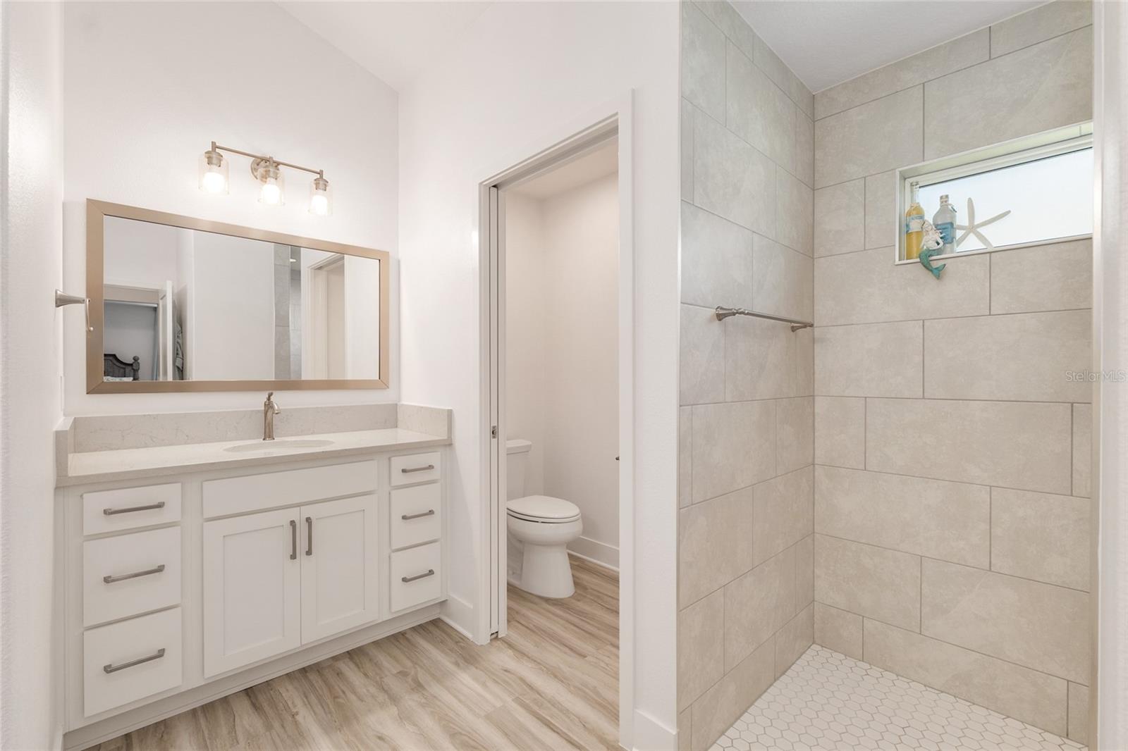 Image 32 of 83 For 1659 Mcmurtrie Loop