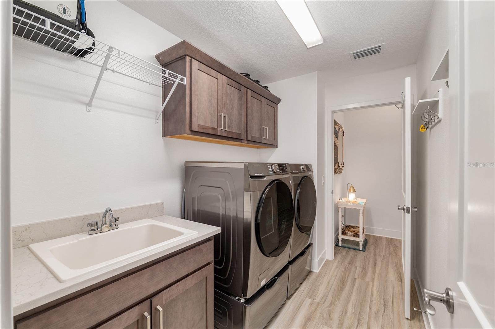 Image 36 of 83 For 1659 Mcmurtrie Loop