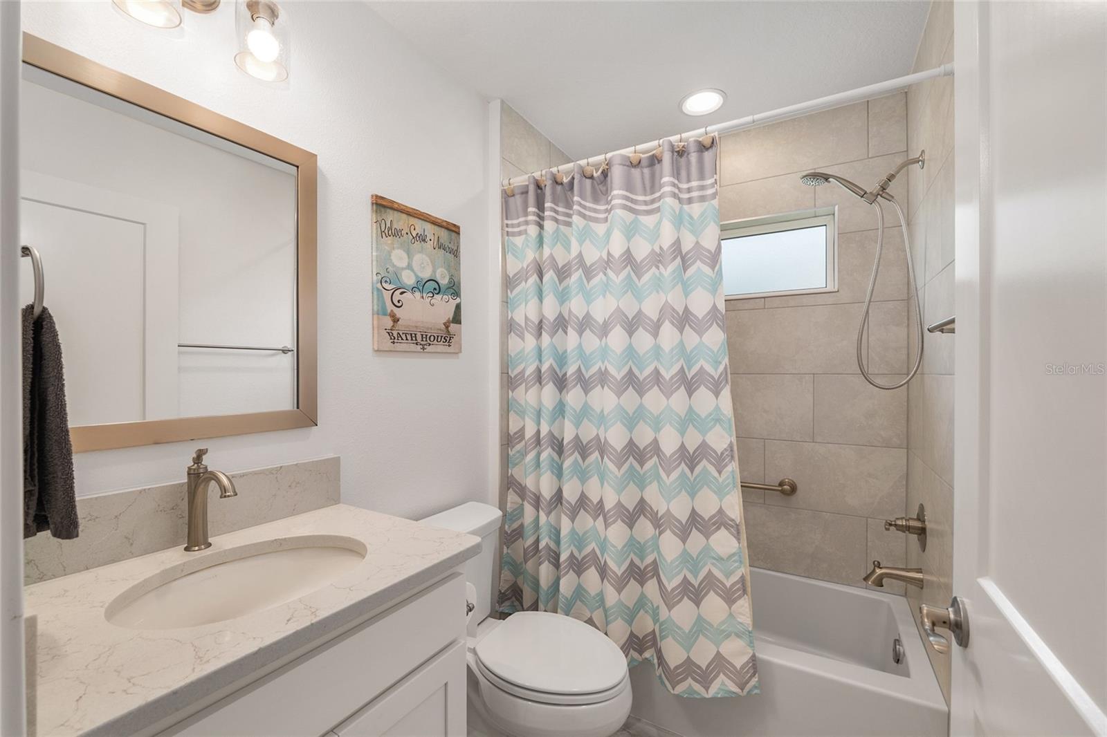 Image 40 of 83 For 1659 Mcmurtrie Loop