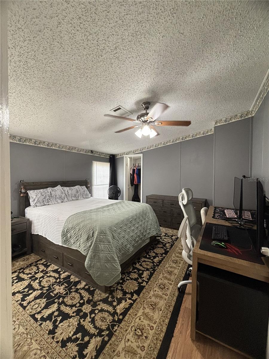 Image 11 of 18 For 16564 103rd Avenue Road