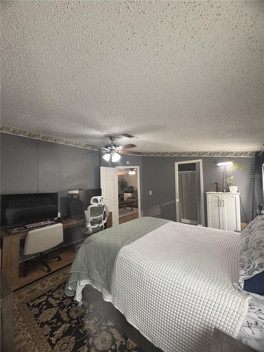 Image 13 of 18 For 16564 103rd Avenue Road