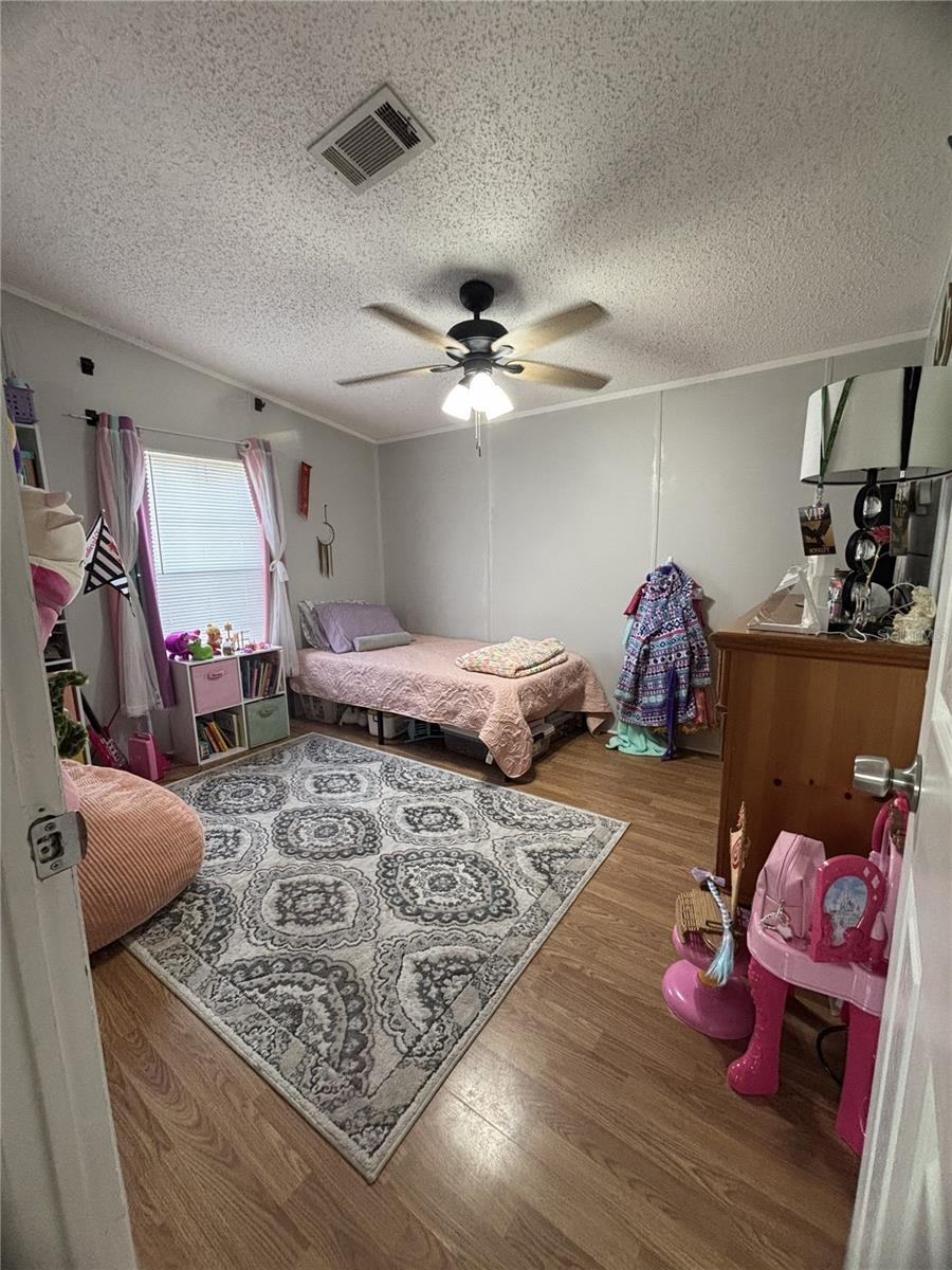 Image 6 of 18 For 16564 103rd Avenue Road