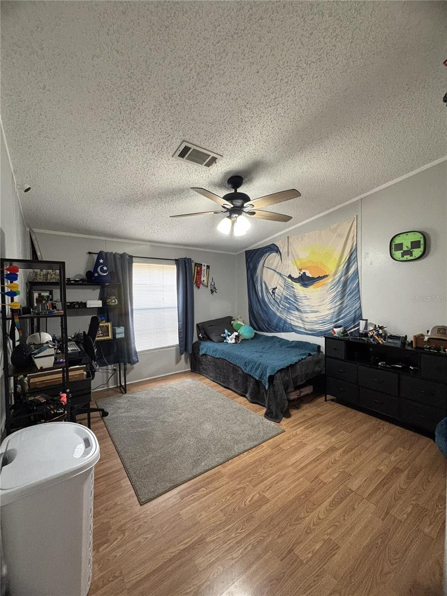 Image 8 of 18 For 16564 103rd Avenue Road