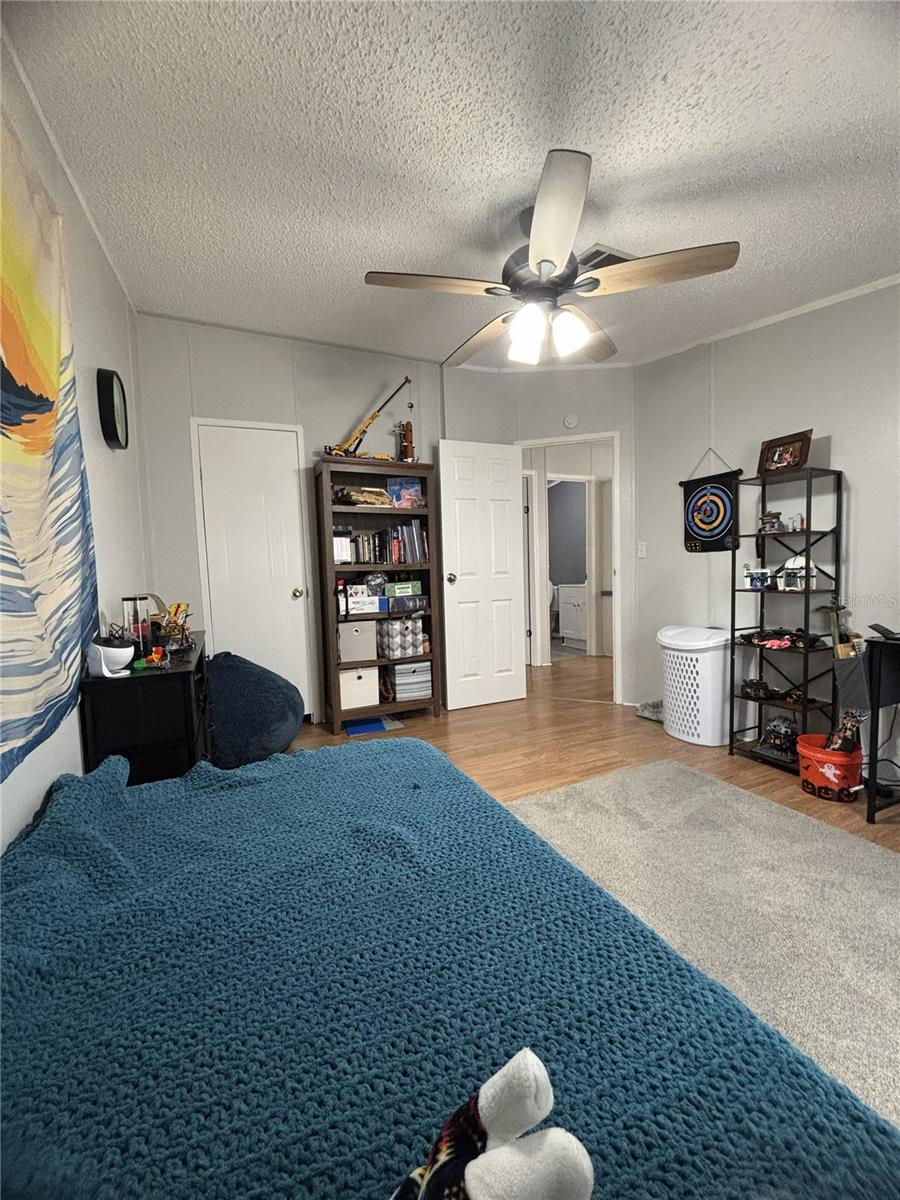 Image 9 of 18 For 16564 103rd Avenue Road