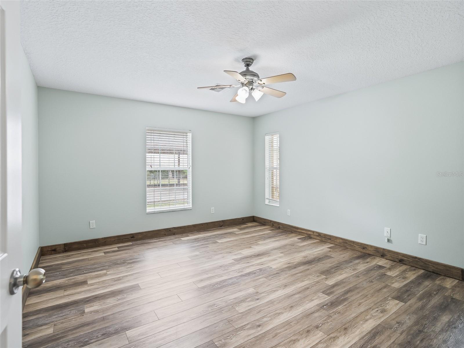 Image 14 of 52 For 8234 Us 301  