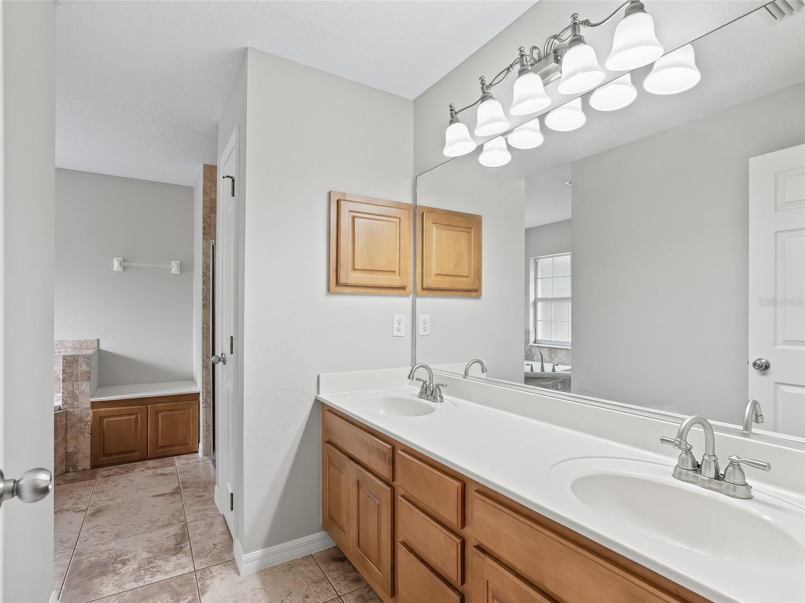 Image 16 of 52 For 8234 Us 301  