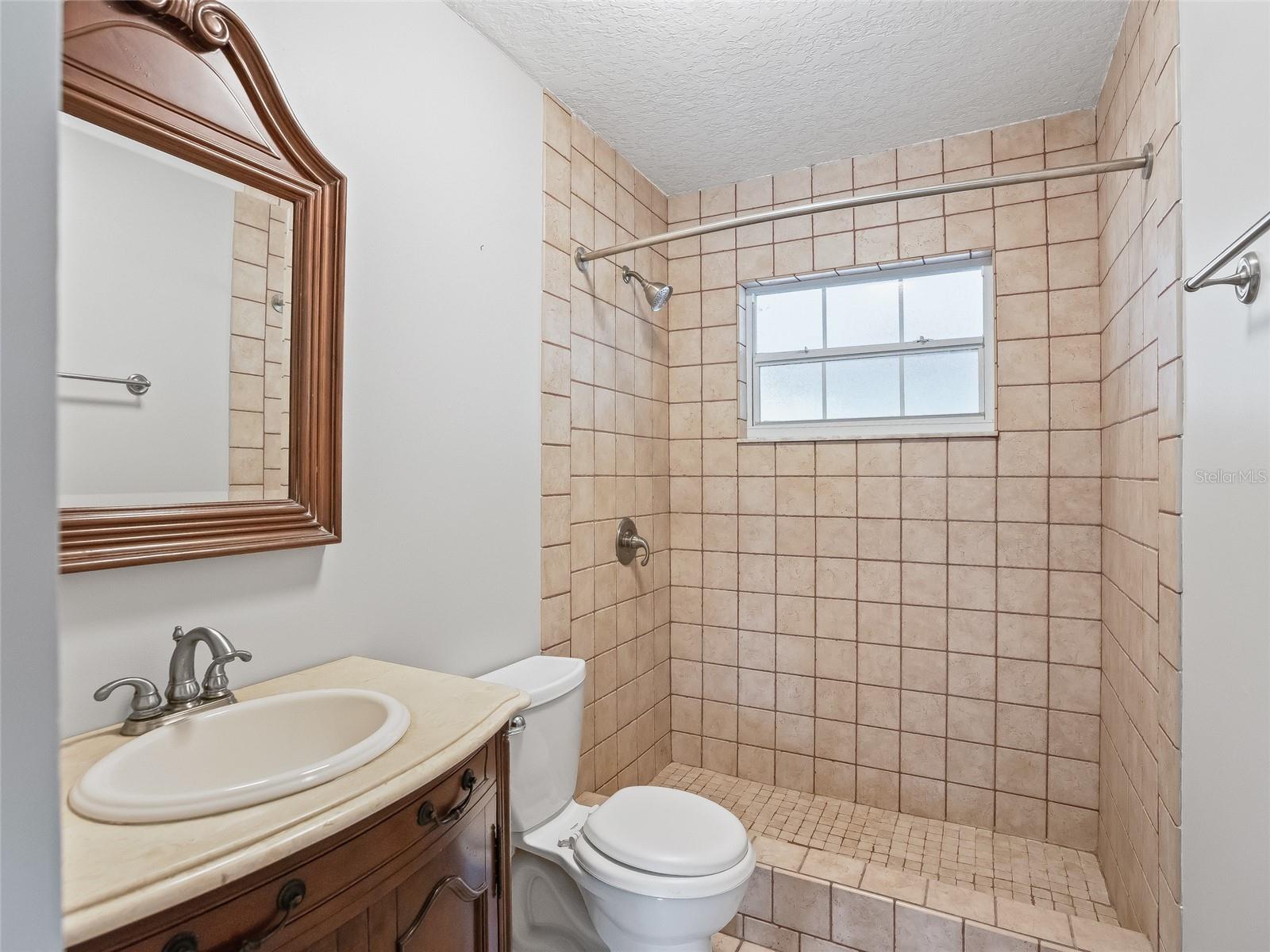 Image 25 of 52 For 8234 Us 301  