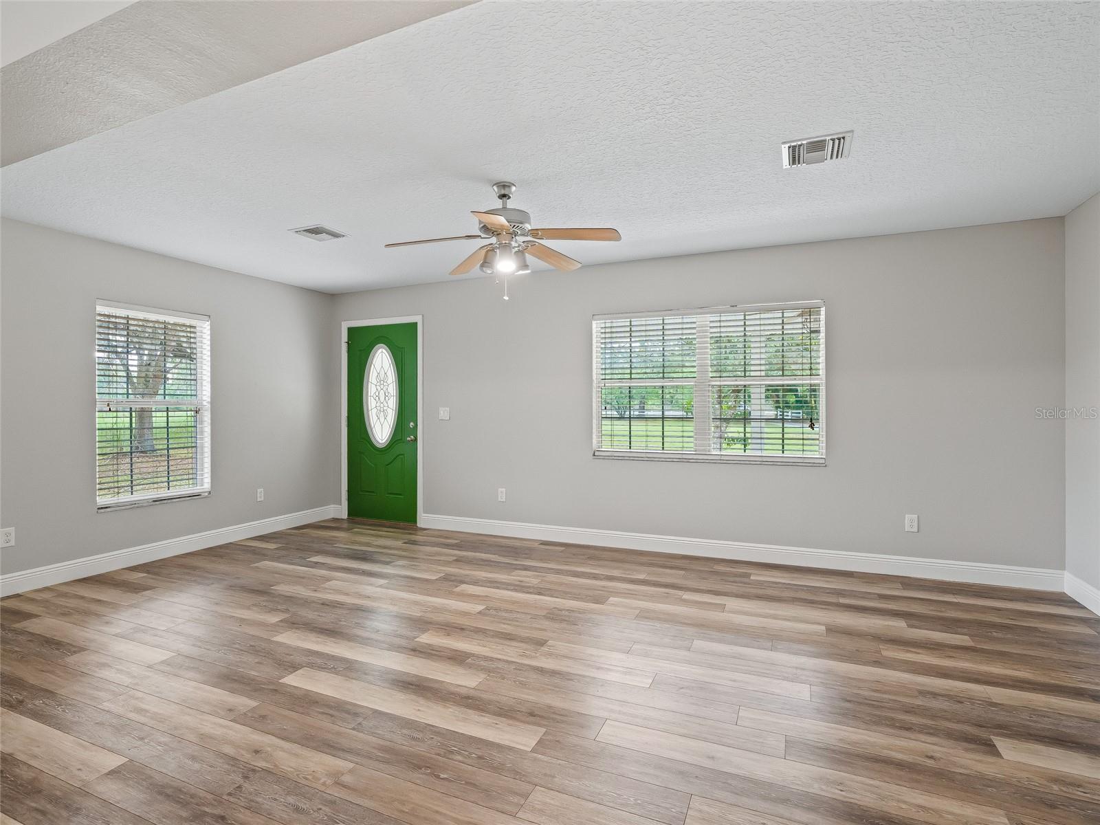 Image 6 of 52 For 8234 Us 301  