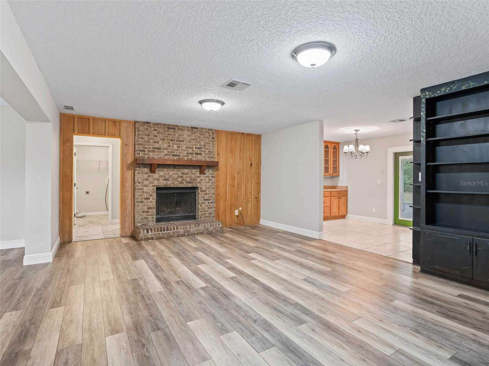 Image 7 of 52 For 8234 Us 301  