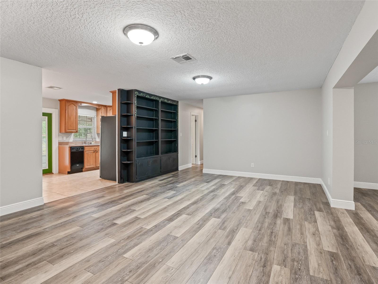 Image 9 of 52 For 8234 Us 301  