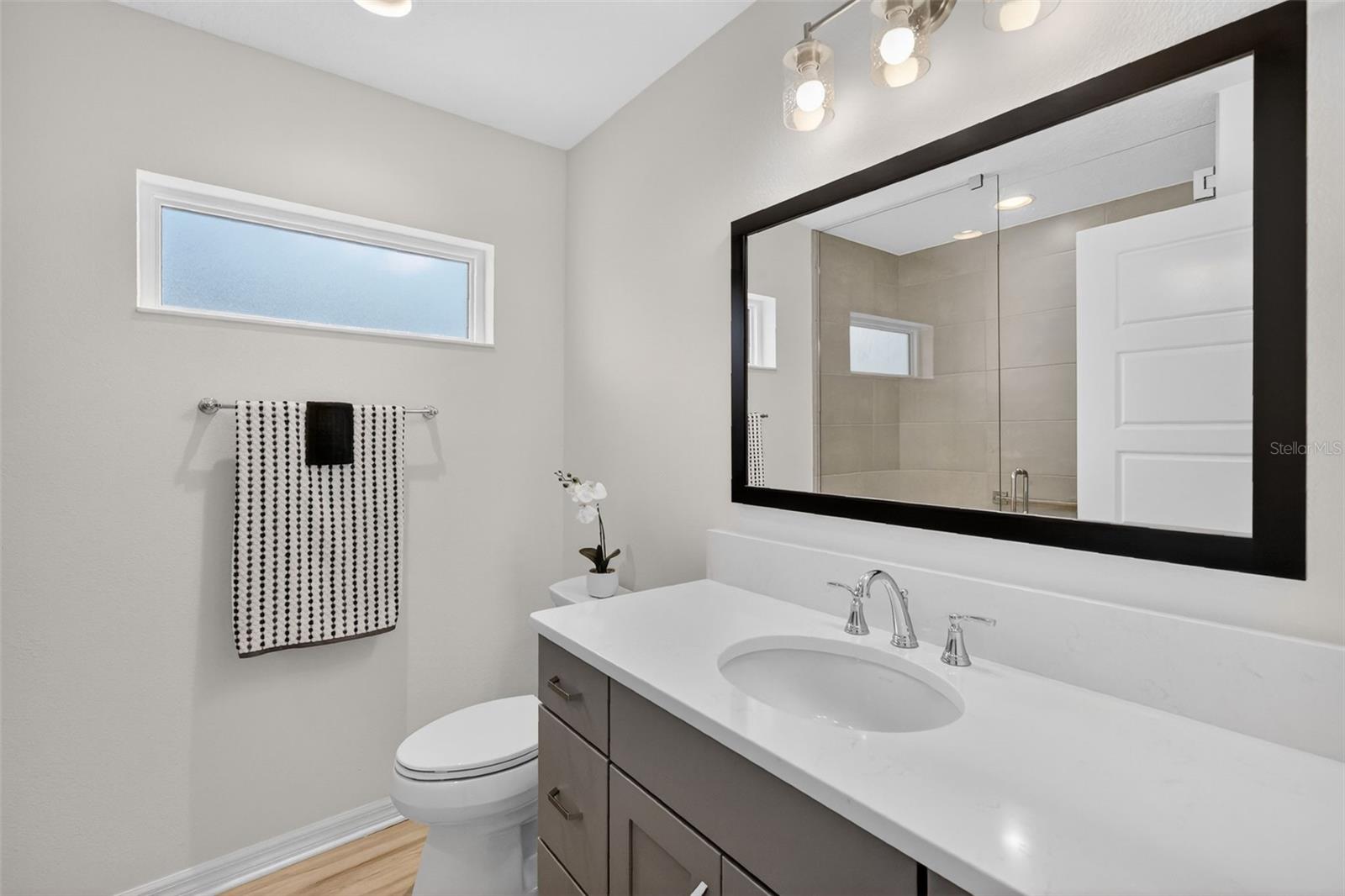 Image 33 of 52 For 1954 Mcmurtrie Loop