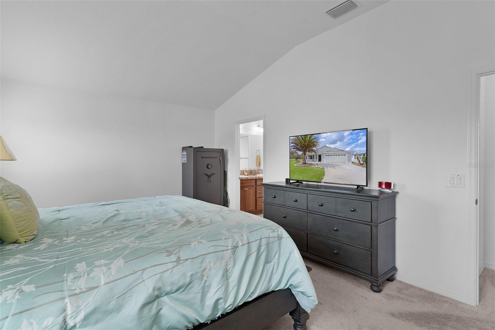 Image 19 of 44 For 733 Jason Drive