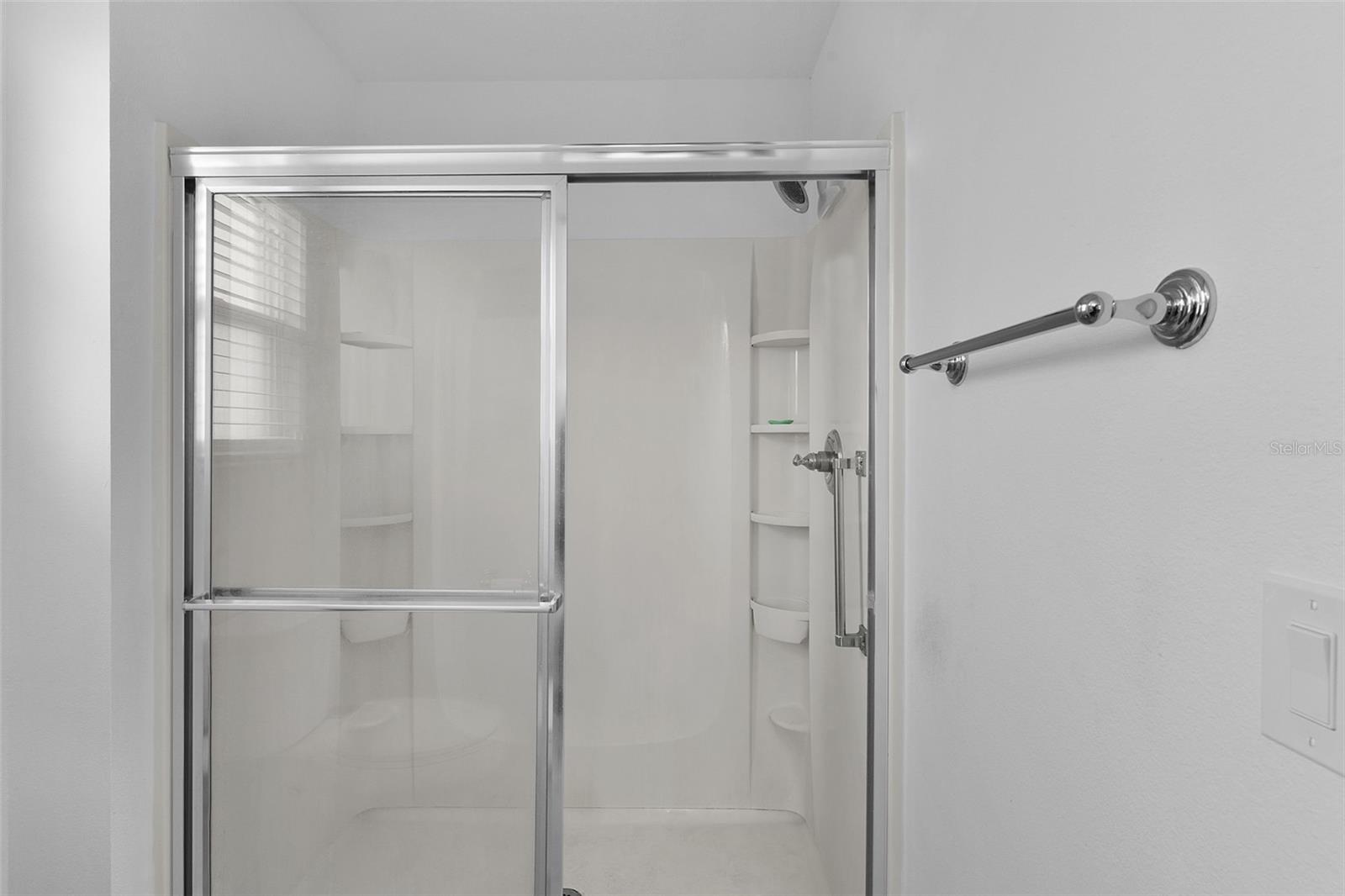 Image 23 of 44 For 733 Jason Drive