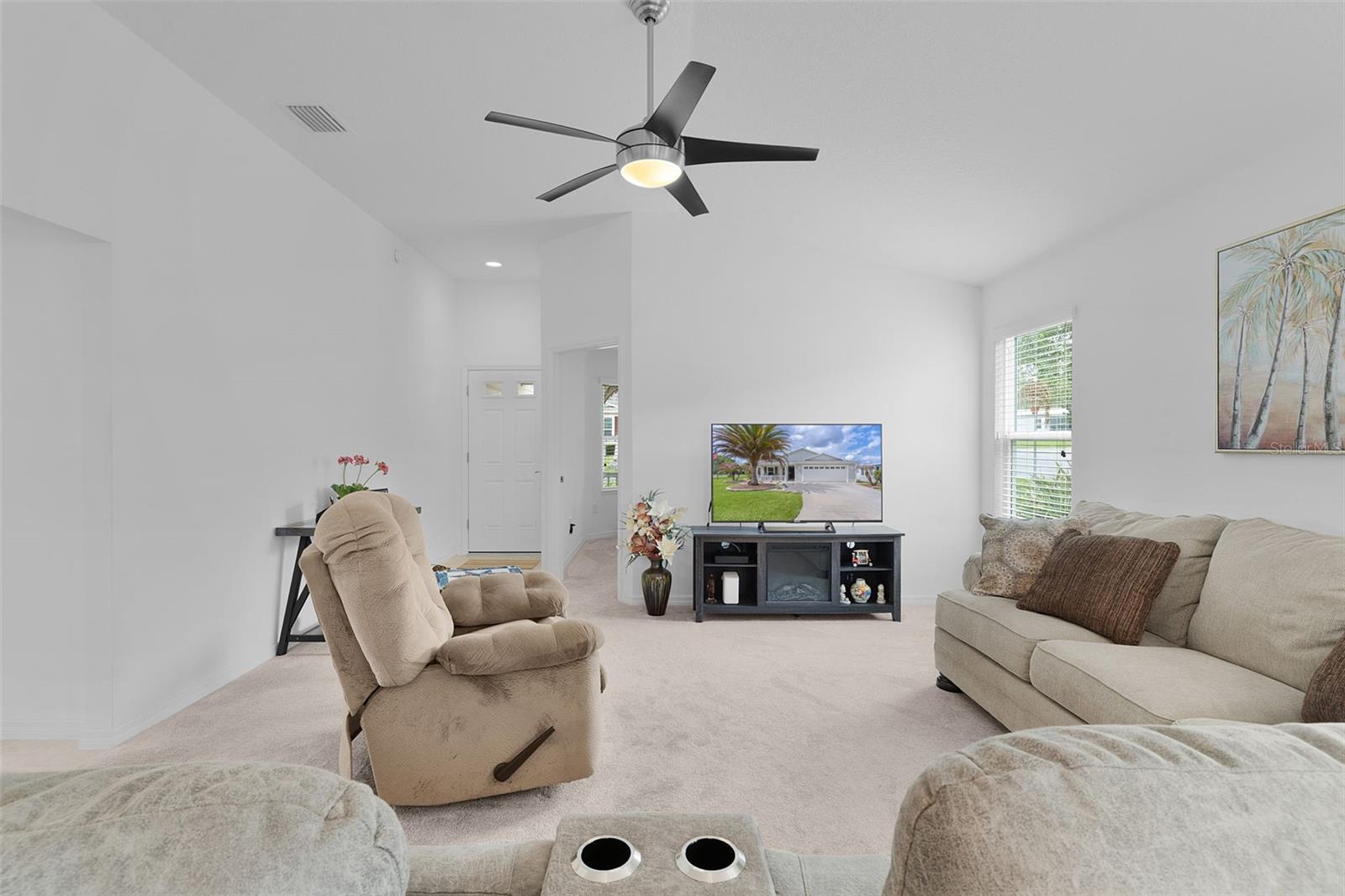 Image 8 of 44 For 733 Jason Drive