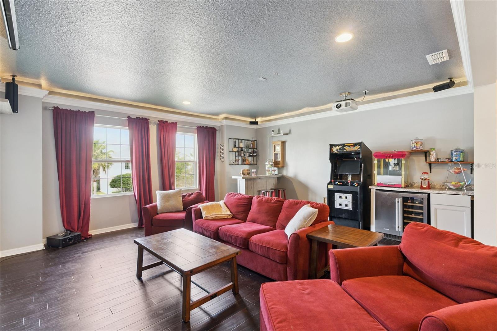 Image 18 of 45 For 1128 White Water Bay Drive