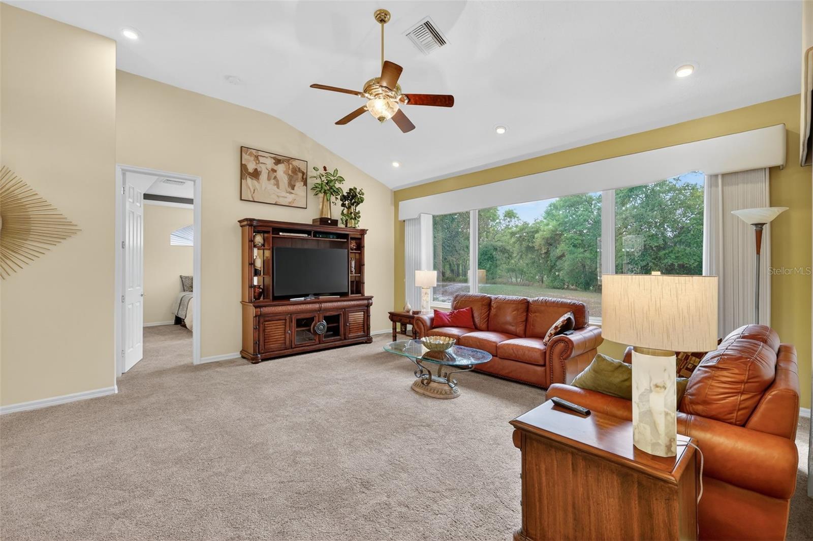 Image 17 of 68 For 21635 Stirling Pass