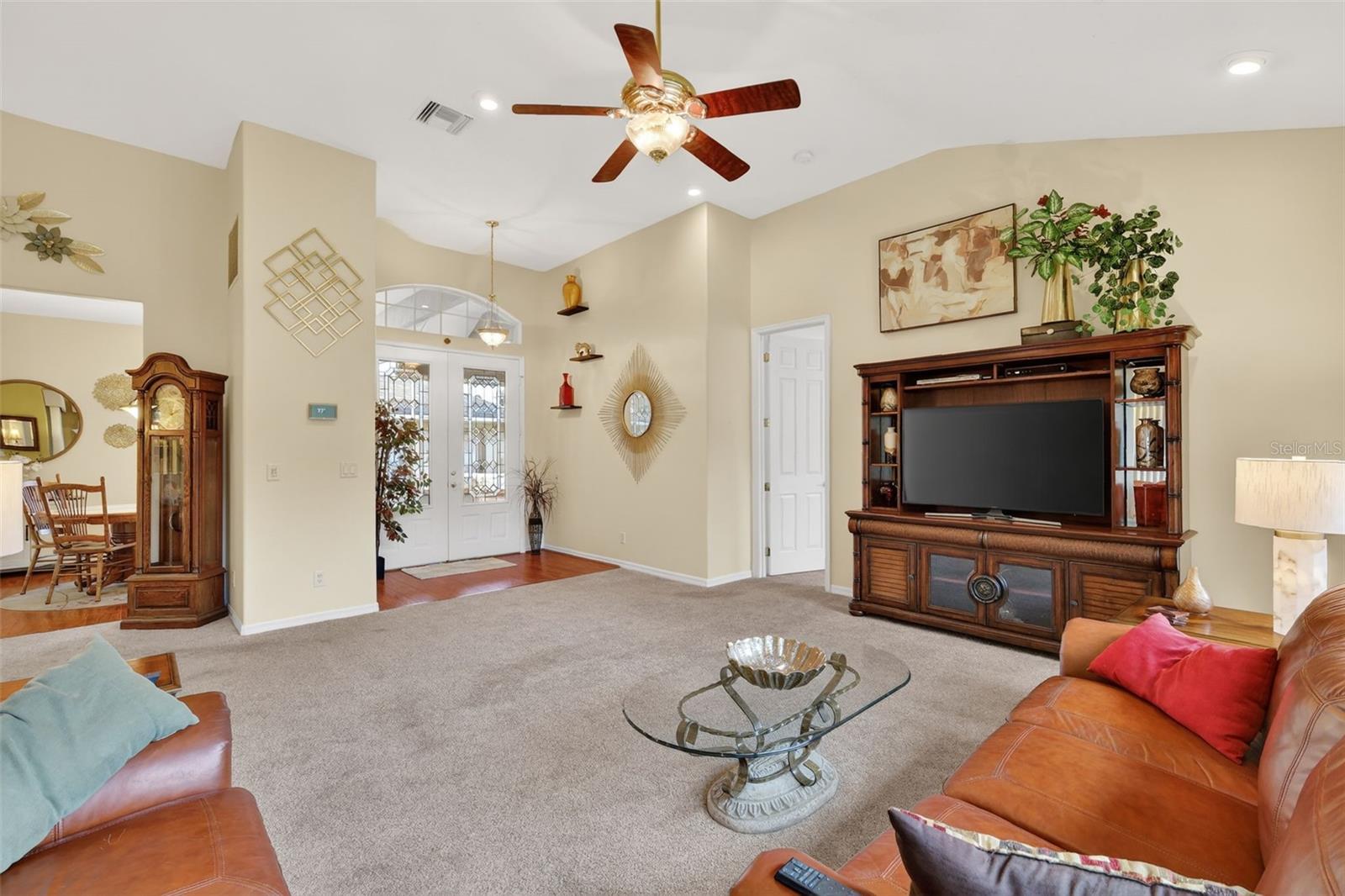 Image 18 of 68 For 21635 Stirling Pass