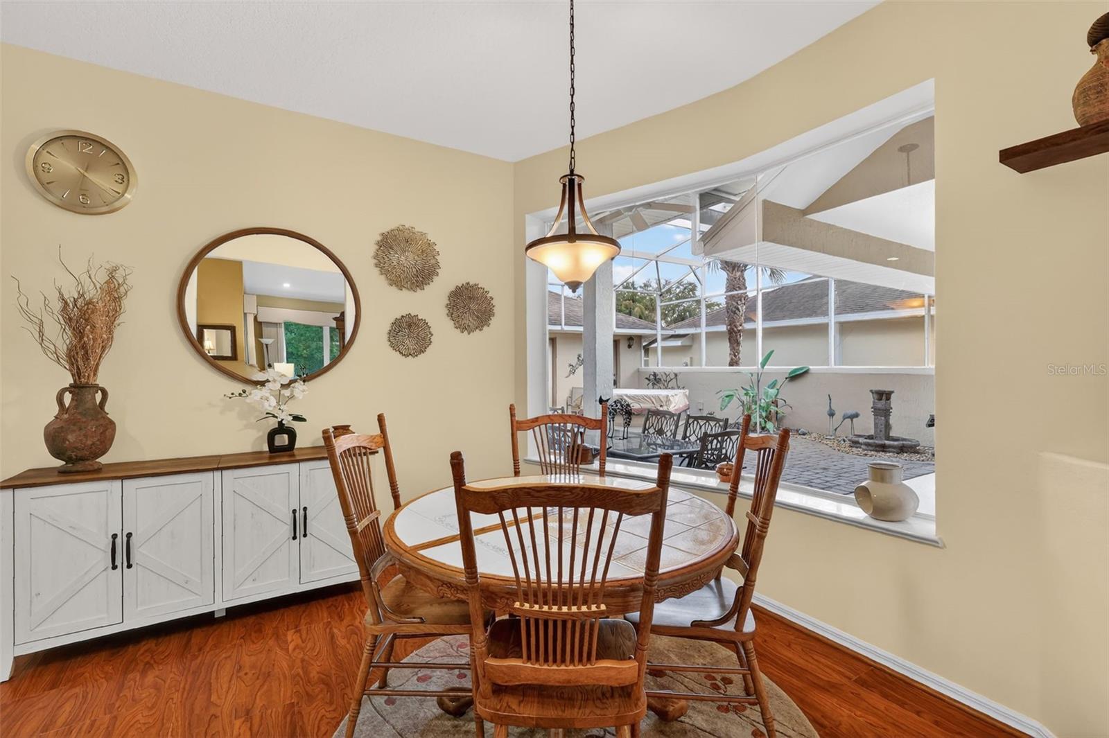 Image 26 of 68 For 21635 Stirling Pass