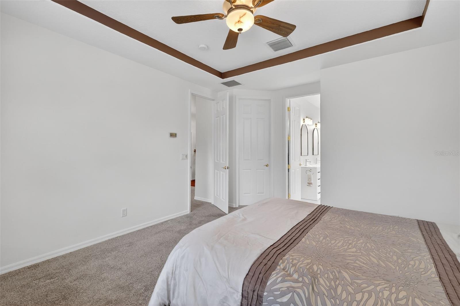 Image 28 of 68 For 21635 Stirling Pass