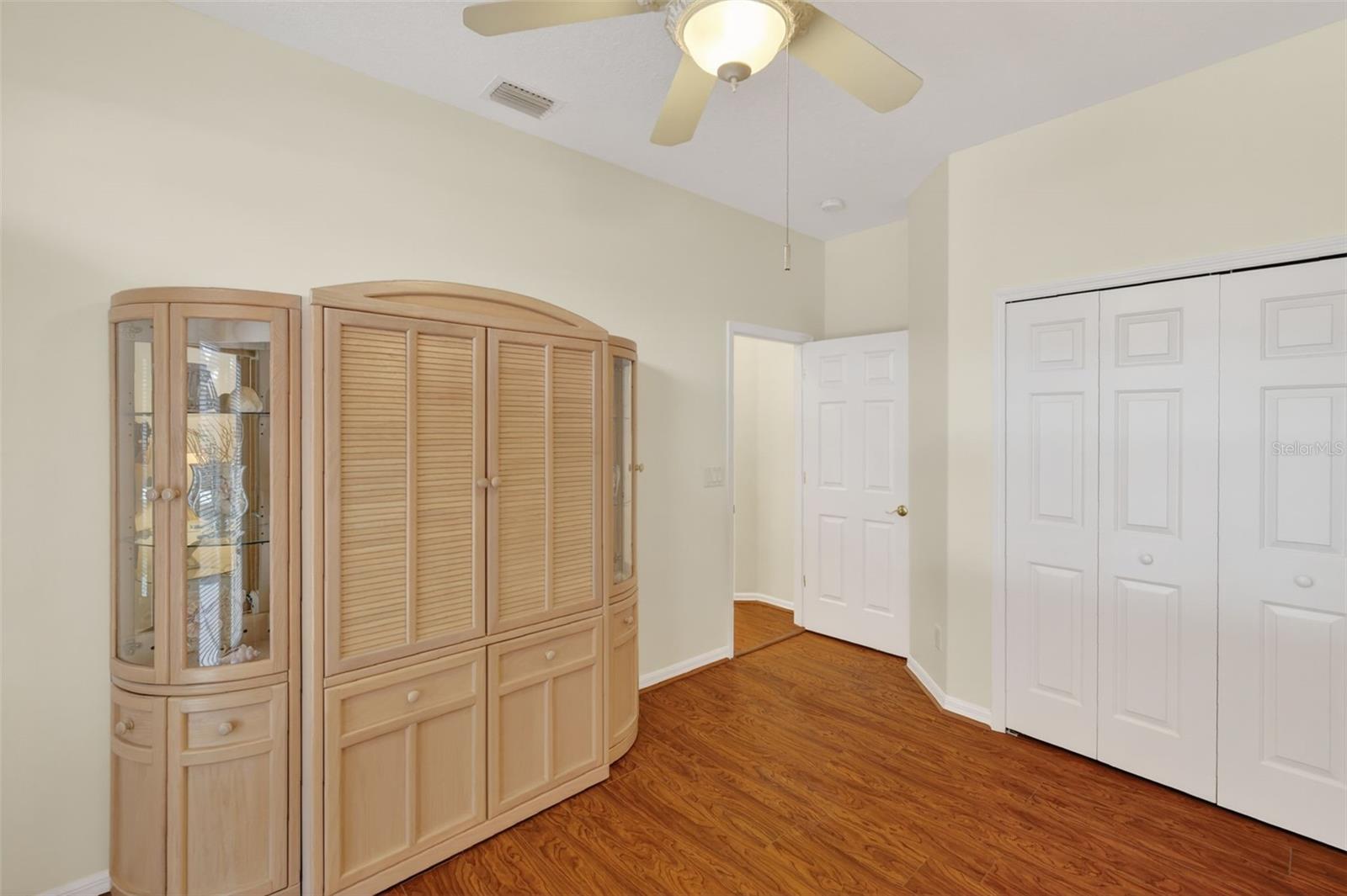 Image 34 of 68 For 21635 Stirling Pass