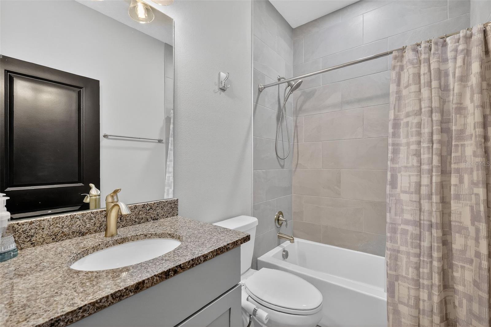 Image 18 of 32 For 22431 Loop Road