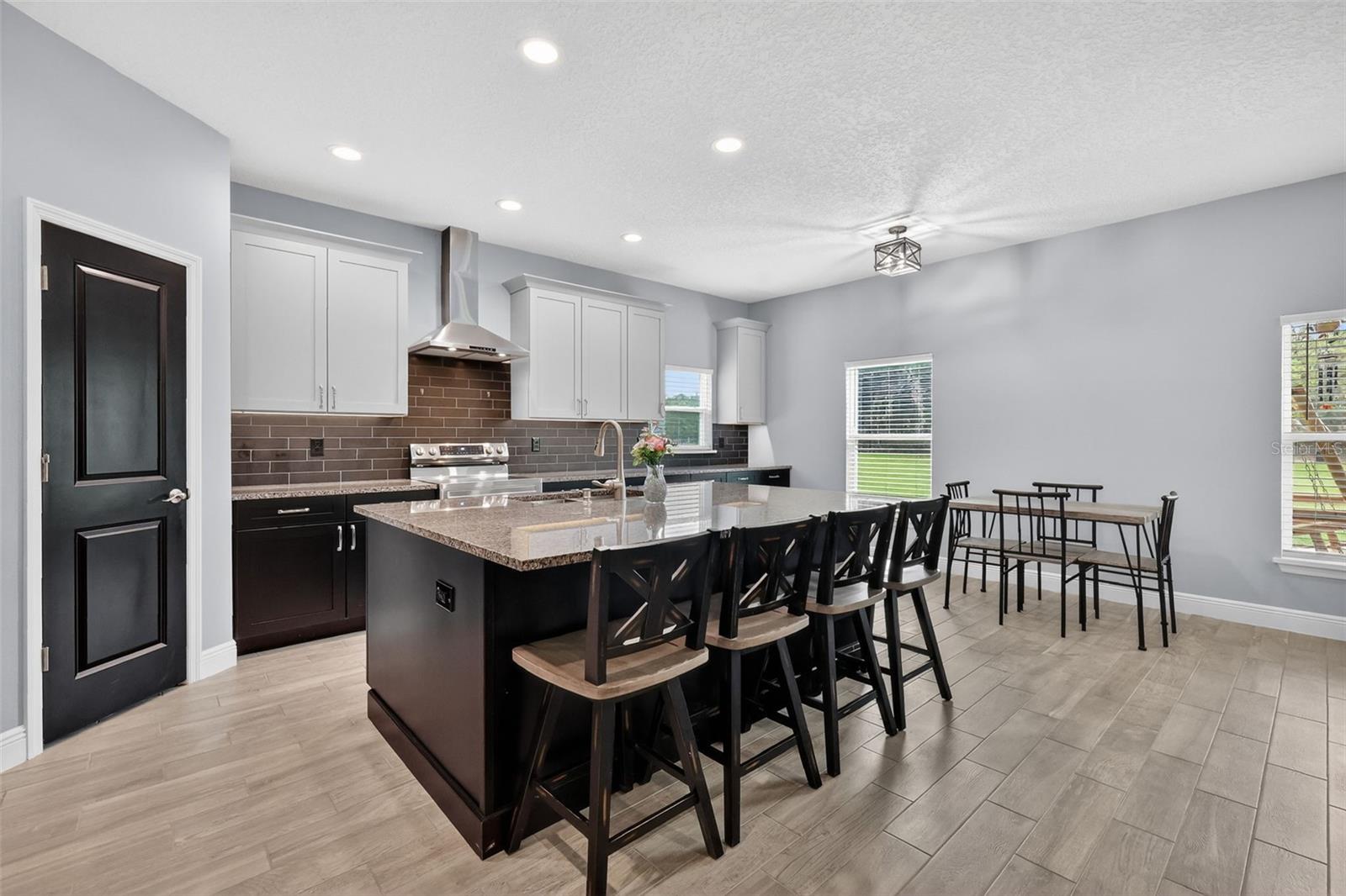 Image 8 of 32 For 22431 Loop Road