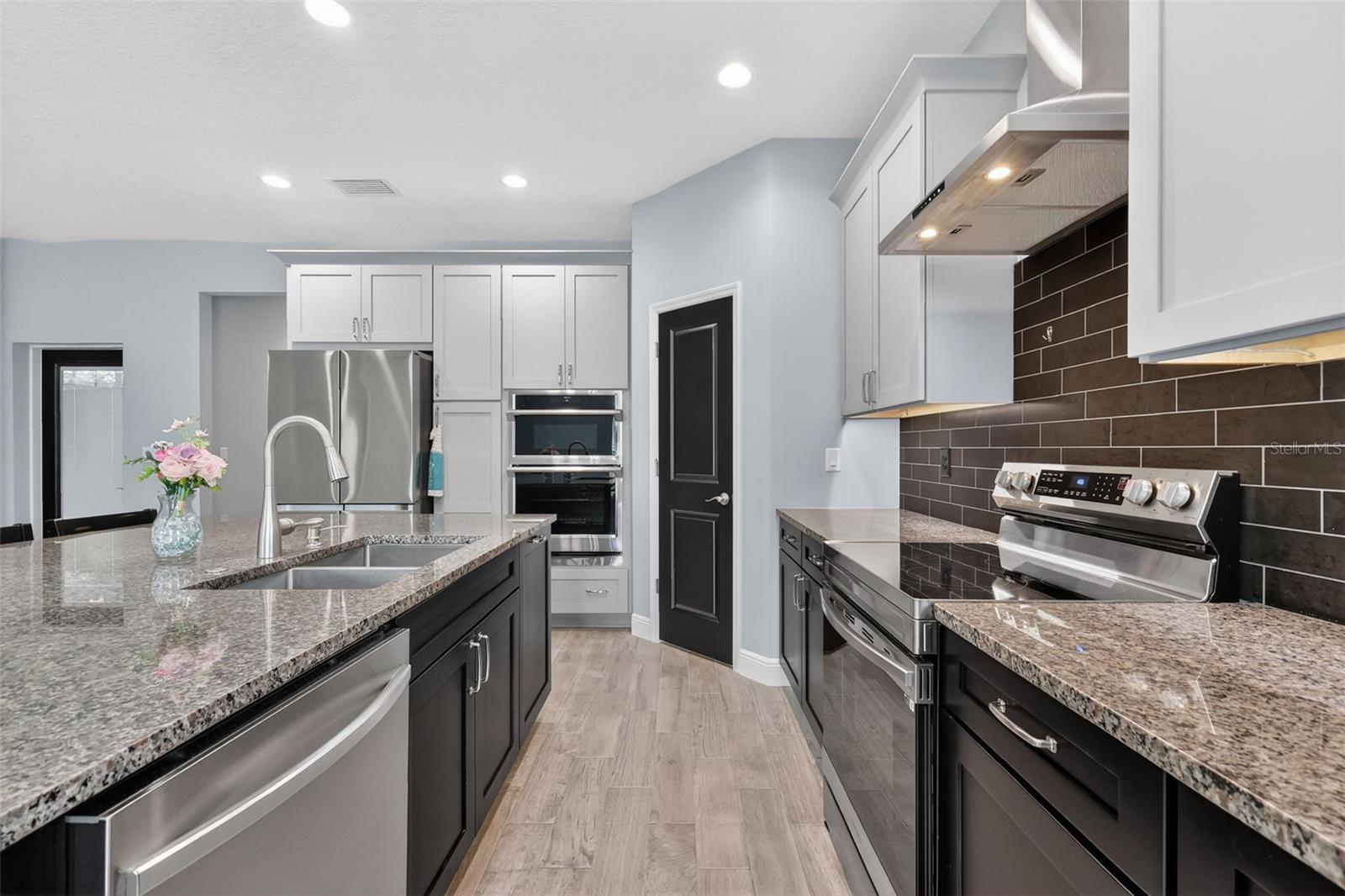 Image 9 of 32 For 22431 Loop Road